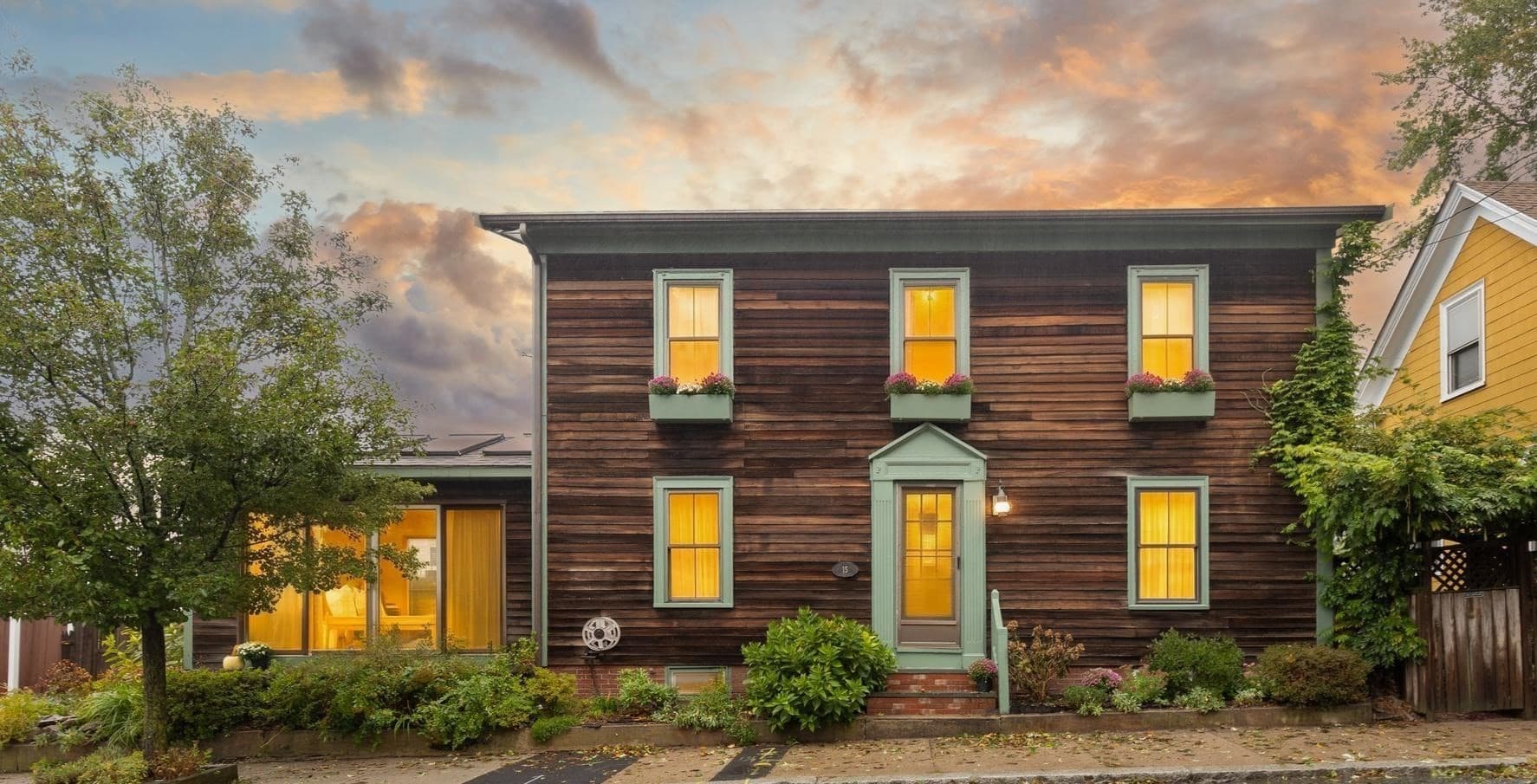 15 Myrtle St, Beverly MA 01915