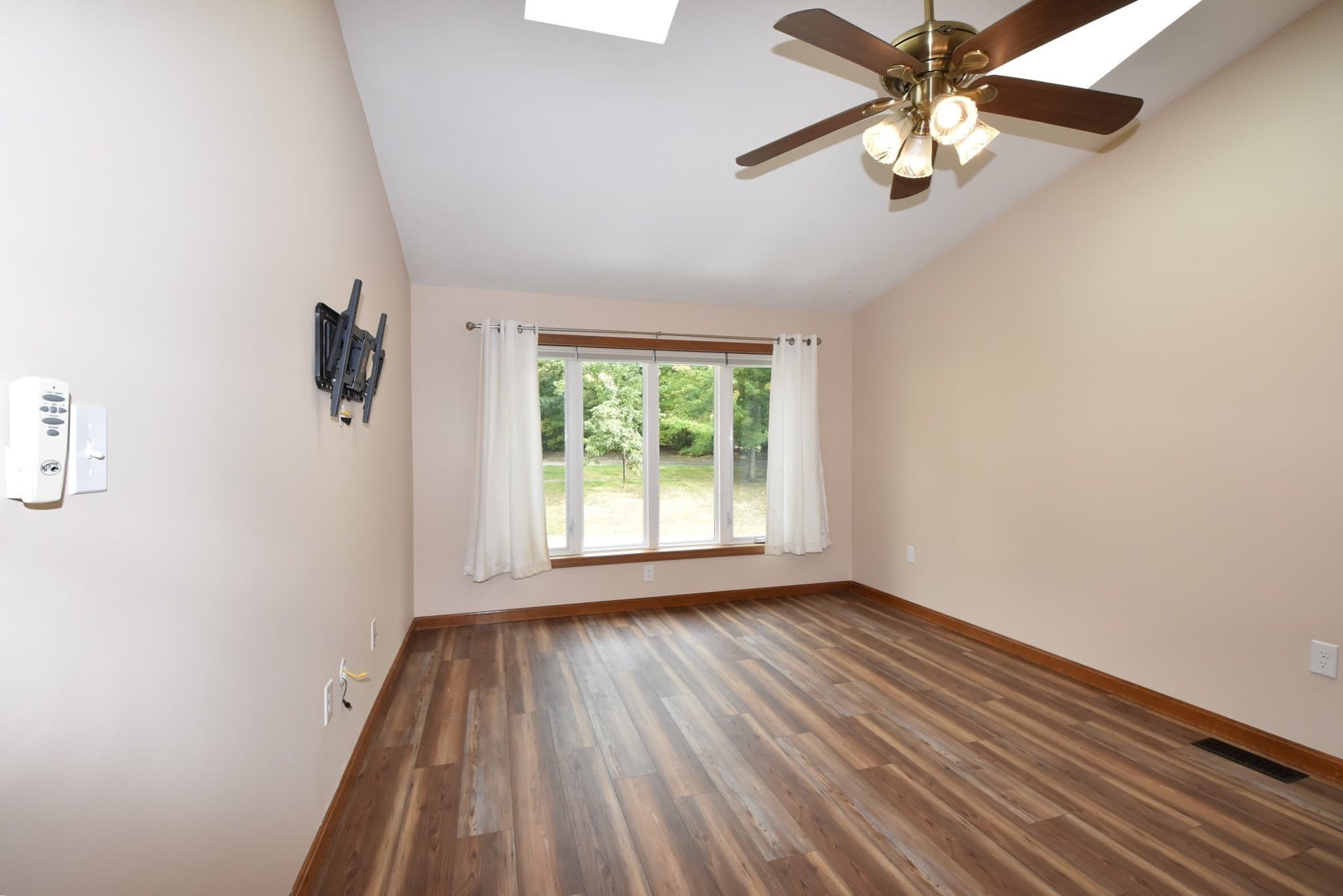 Condominium at 59 Nottingham Rd # 59, Grafton MA 01519, Grafton, photo 6 of 24