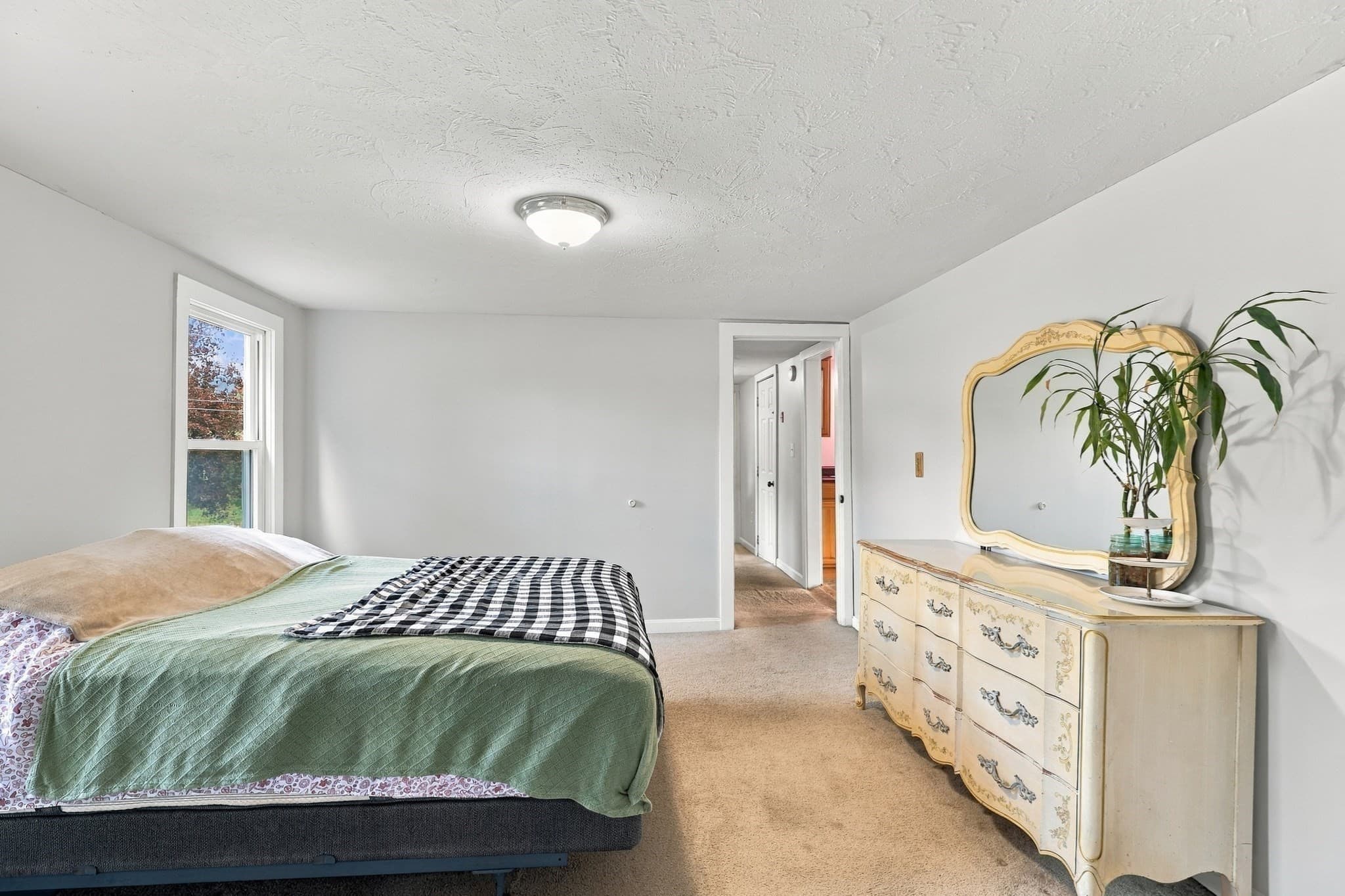 Single Family Residence at 4 Hale St, Winchendon MA 01475, Winchendon, photo 9 of 22