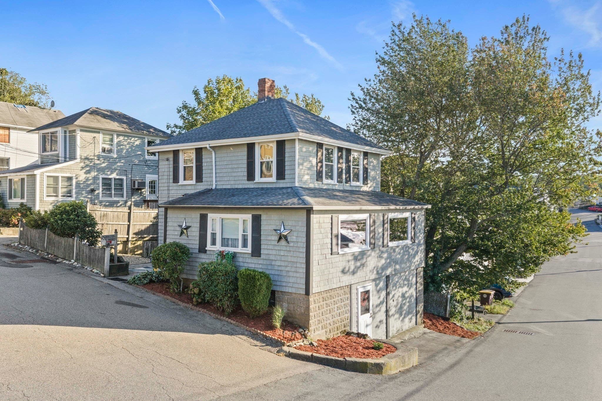 Single Family Residence at 3 Pecksuot Rd, Weymouth MA 02191, Weymouth, photo 3 of 34
