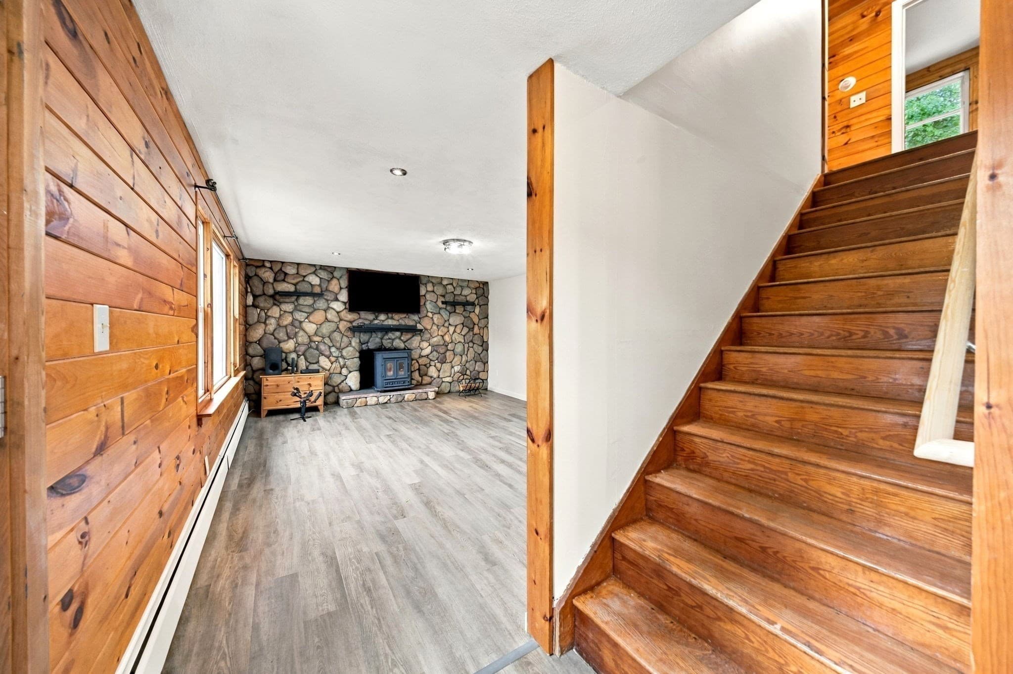 Single Family Residence at 51 Queensland Rd, Billerica MA 01862, Billerica, photo 8 of 40