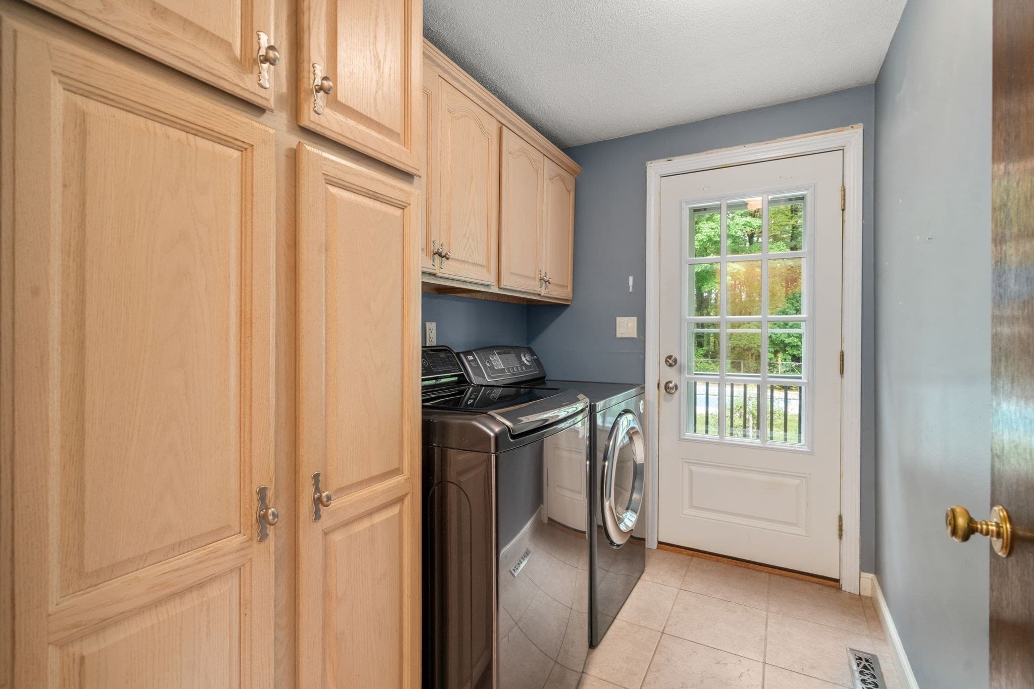 Single Family Residence at 11 Summit Road, Southborough MA 01772, Southborough, photo 9 of 41