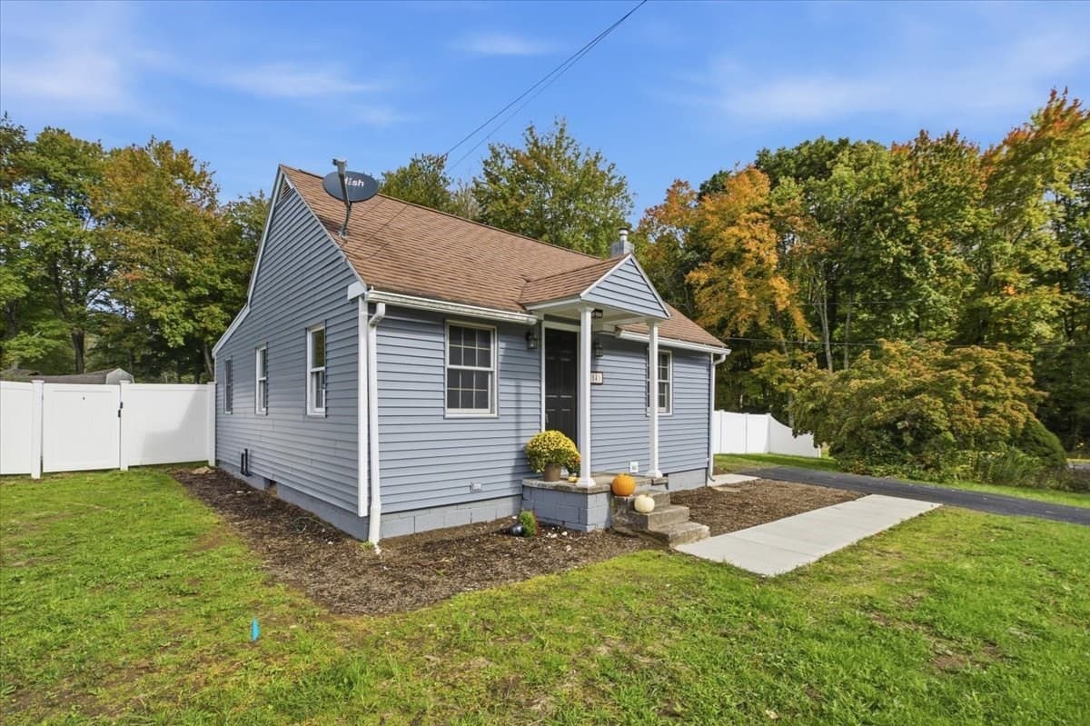 Single Family Residence at 141 New Ludlow Rd, Granby MA 01033, Granby, photo 3 of 23