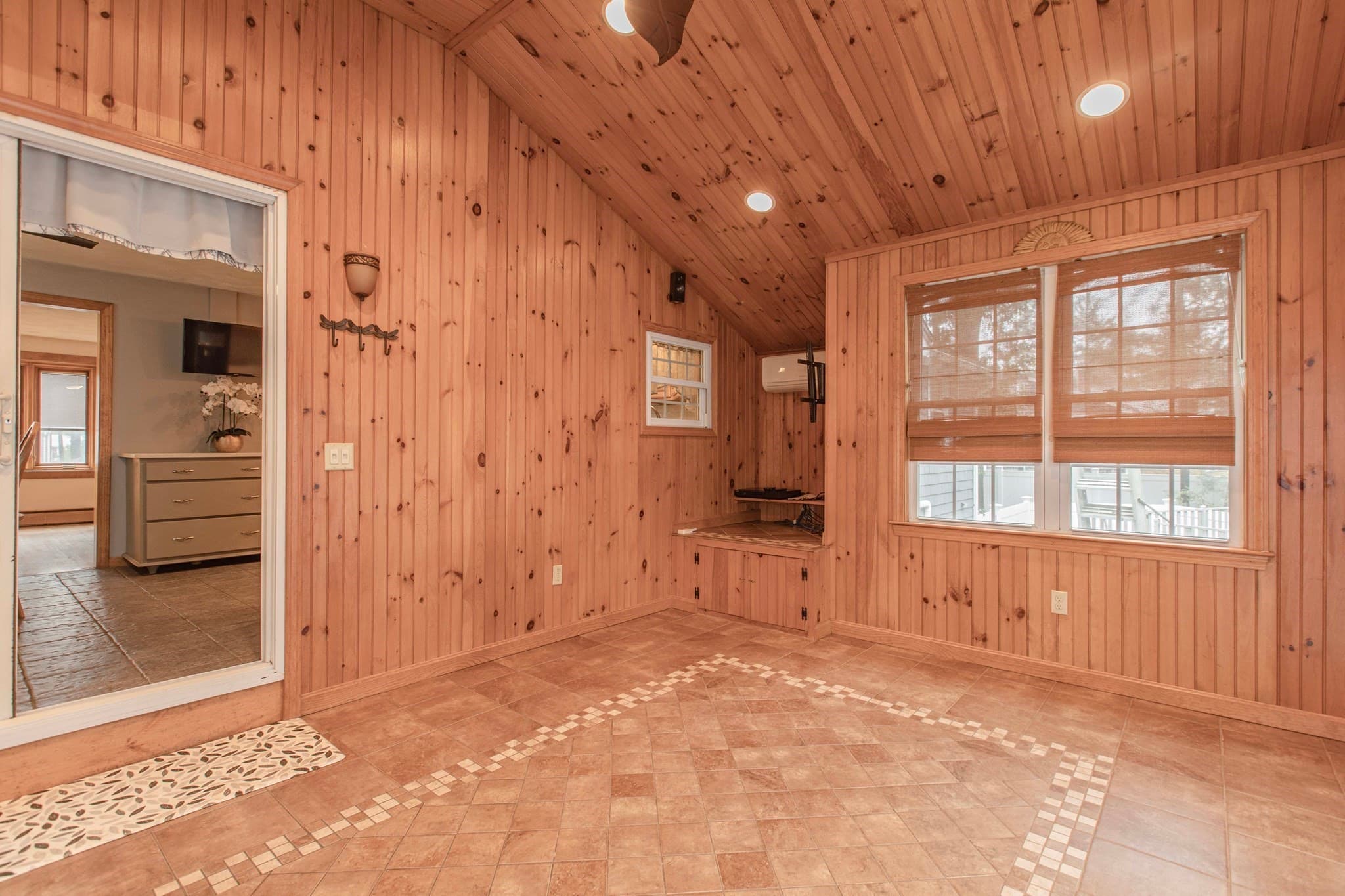 Single Family Residence at 191 Cynthia Dr, Raynham MA 02767, Raynham, photo 24 of 42