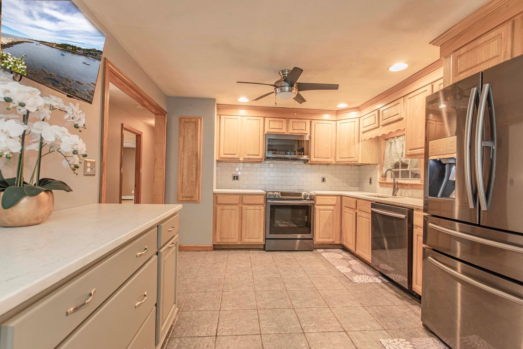 Single Family Residence at 191 Cynthia Dr, Raynham MA 02767, Raynham, photo 4 of 42