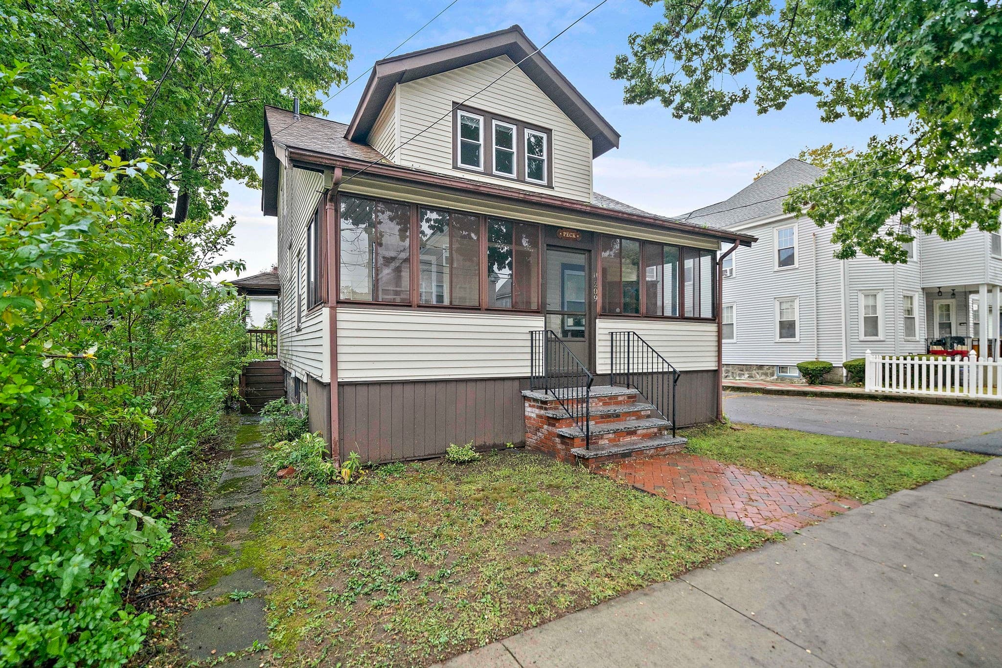 Single Family Residence at 209 Highland Ave, Quincy MA 02170, Quincy, photo 3 of 41