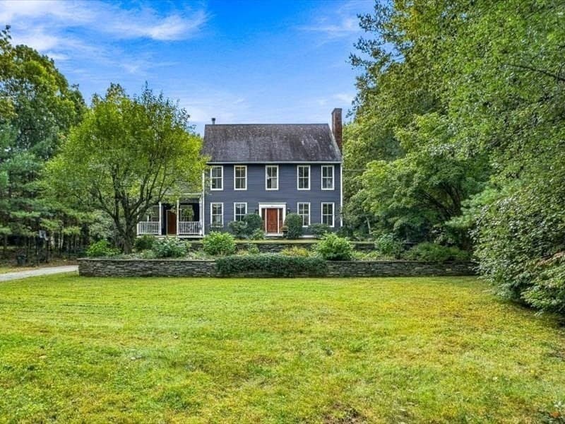 63 Wood St, Holden MA 01522