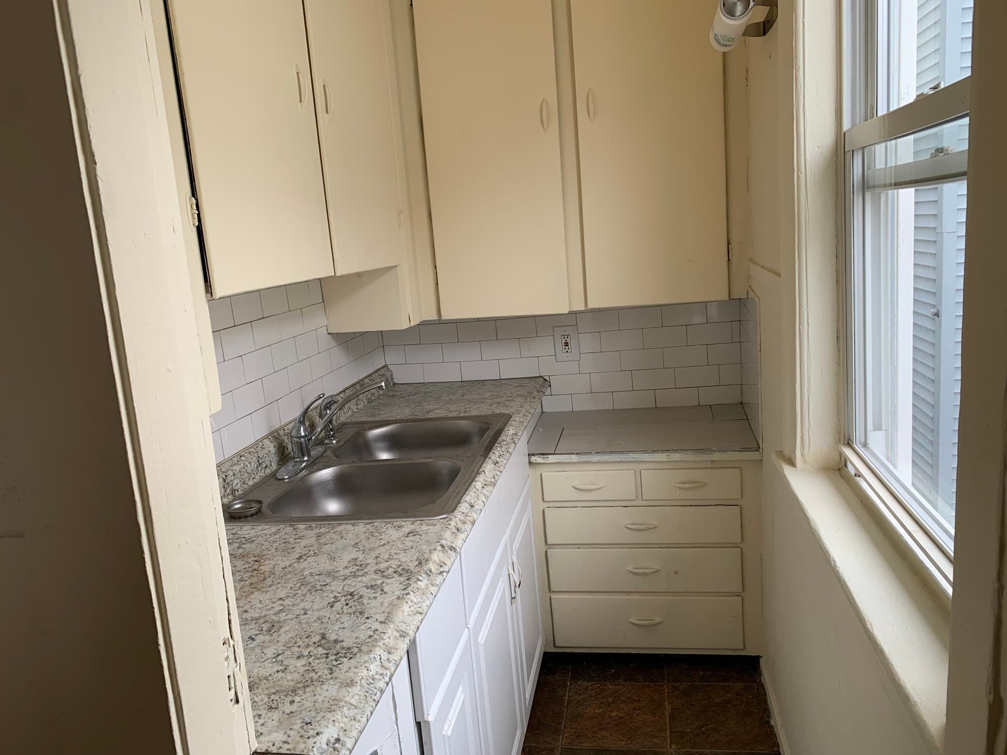 3 Family at 4 Mott St, Worcester MA 01604, Worcester, photo 2 of 22