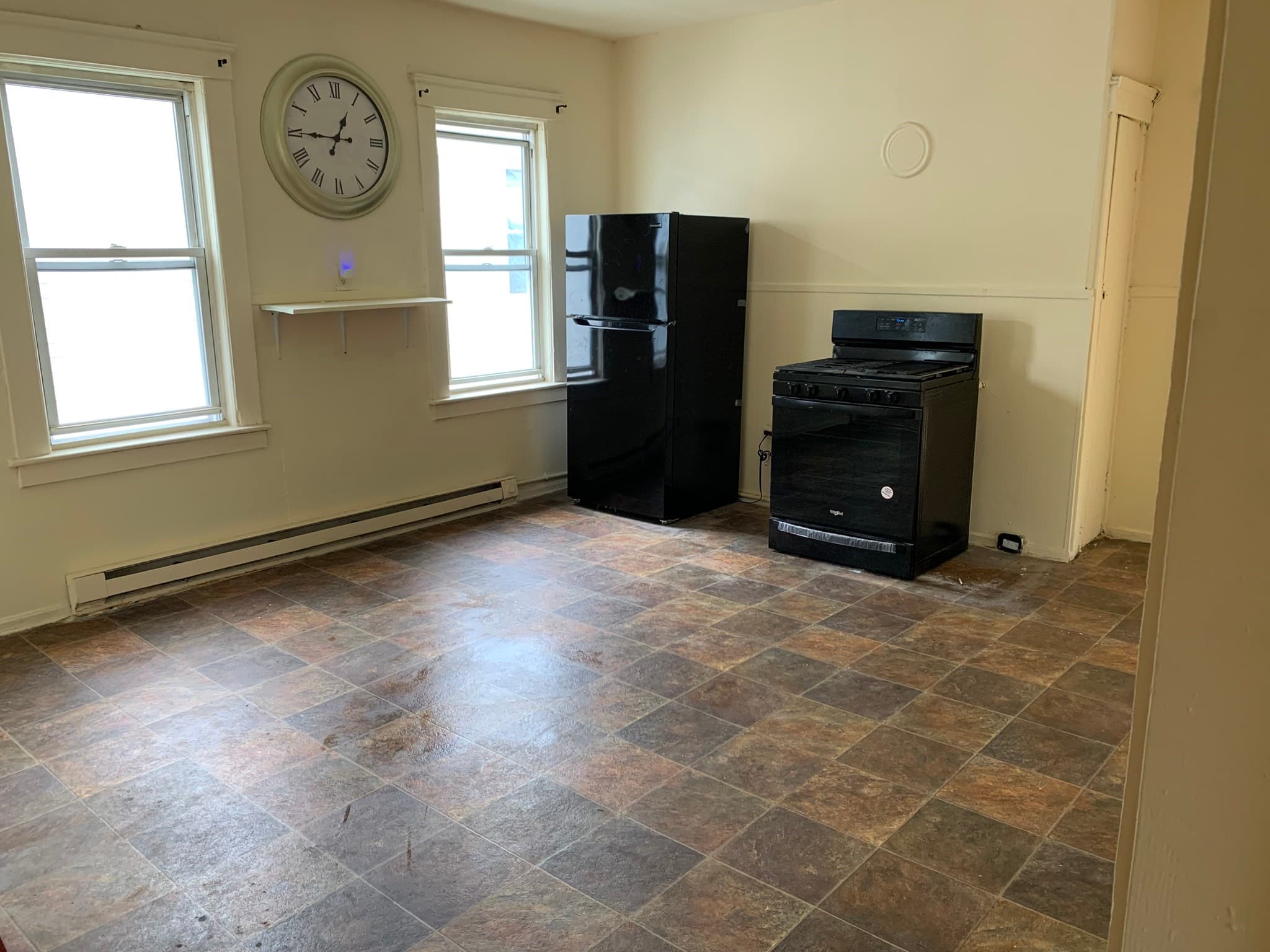 3 Family at 4 Mott St, Worcester MA 01604, Worcester, photo 6 of 22
