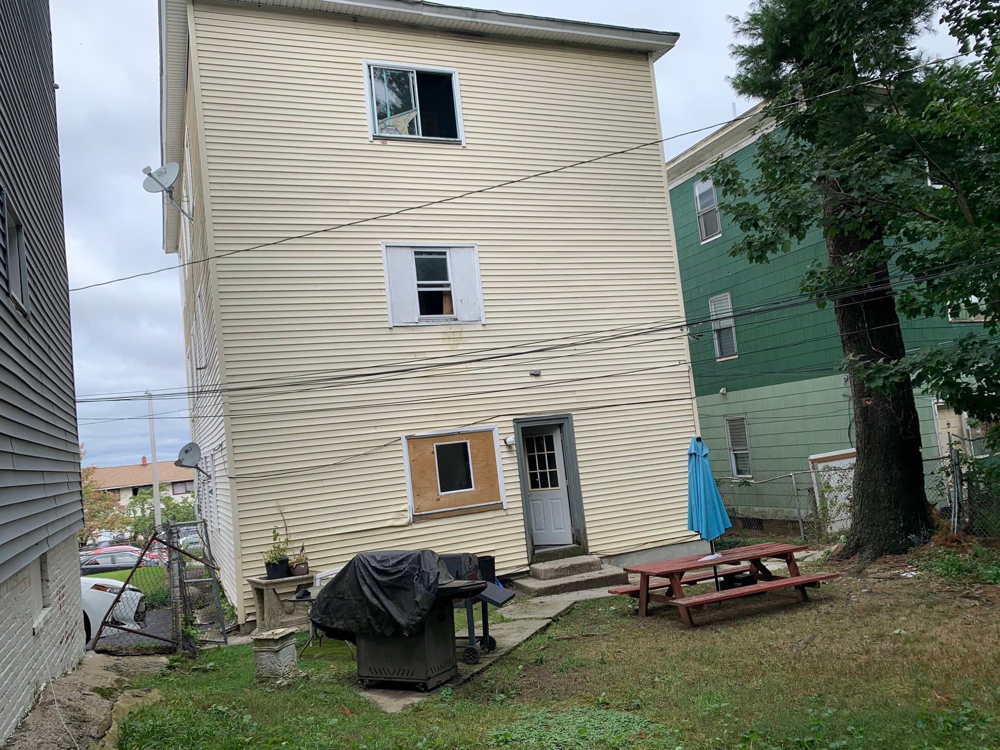 3 Family at 4 Mott St, Worcester MA 01604, Worcester, photo 21 of 22