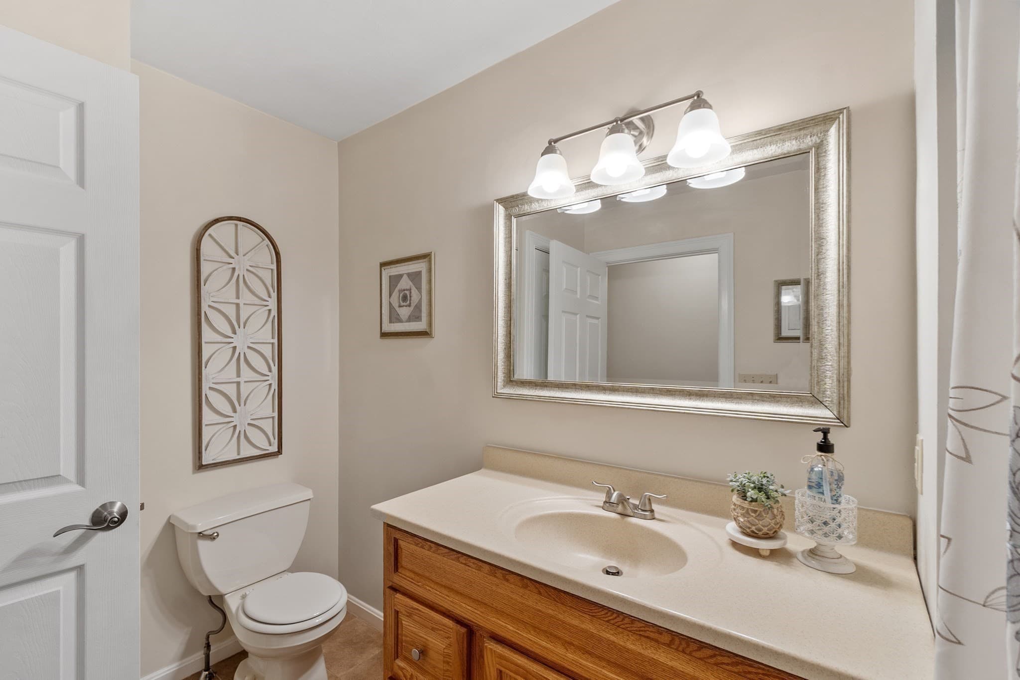 Single Family Residence at 17 Teddy Road, Worcester MA 01603, Worcester, photo 27 of 39