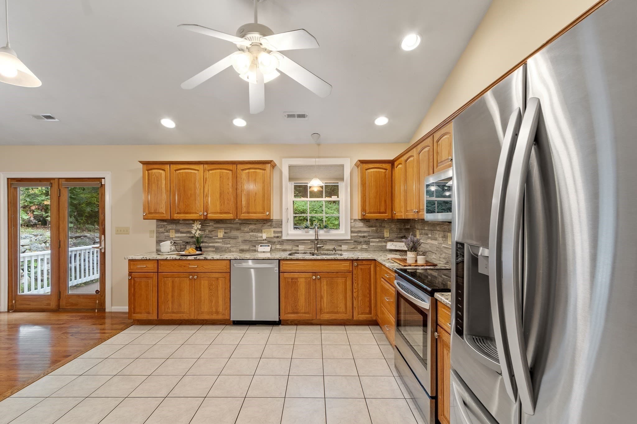Single Family Residence at 17 Teddy Road, Worcester MA 01603, Worcester, photo 16 of 39