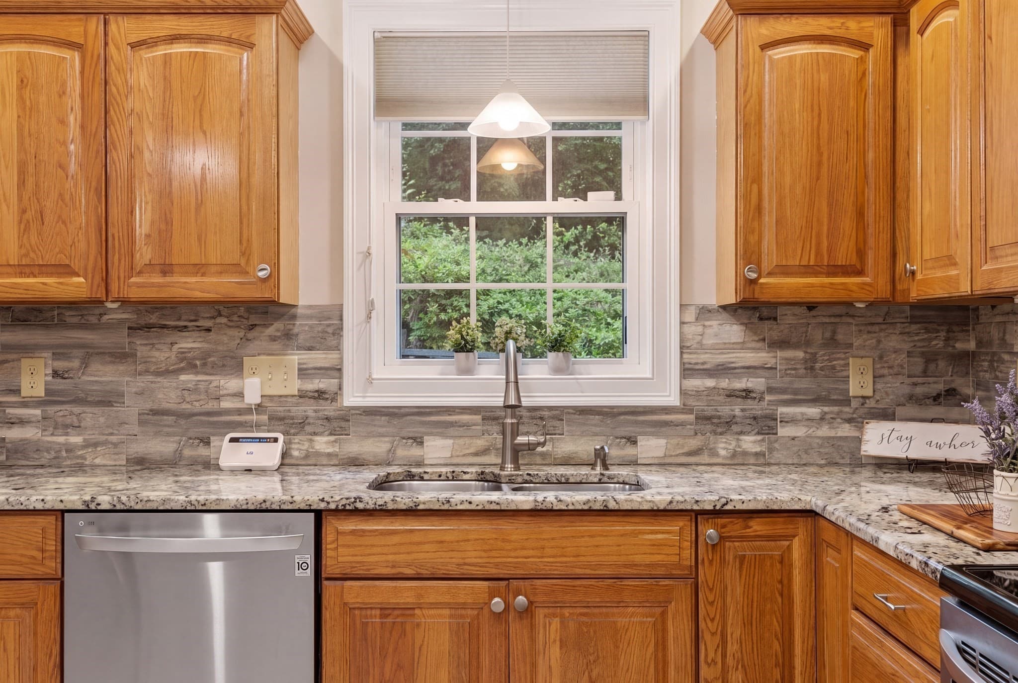 Single Family Residence at 17 Teddy Road, Worcester MA 01603, Worcester, photo 12 of 39