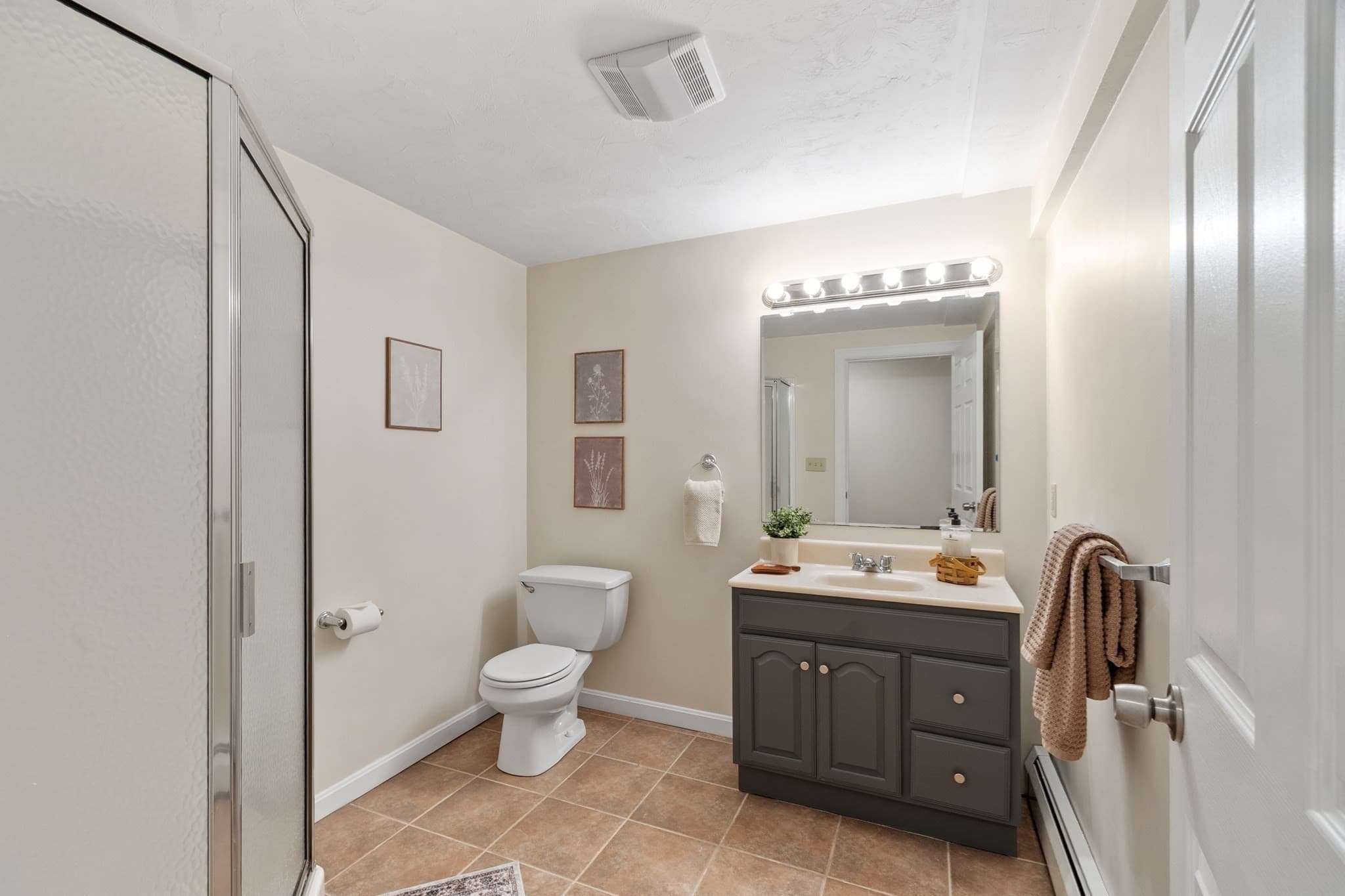 Single Family Residence at 17 Teddy Road, Worcester MA 01603, Worcester, photo 32 of 39