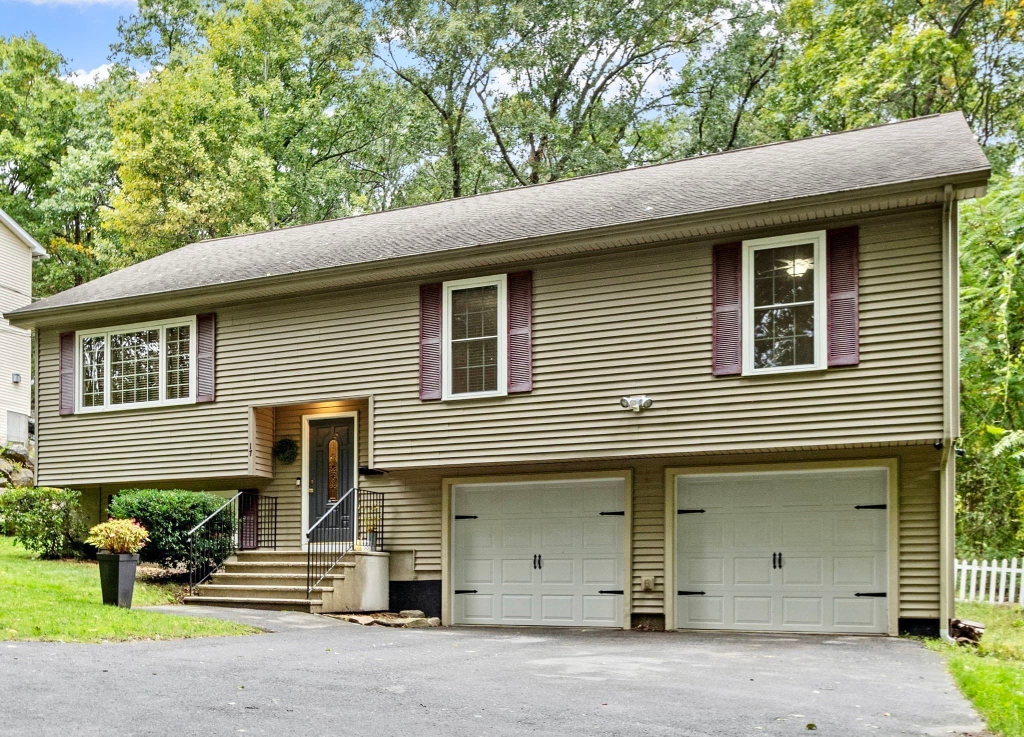 Single Family Residence at 17 Teddy Road, Worcester MA 01603, Worcester, photo 39 of 39