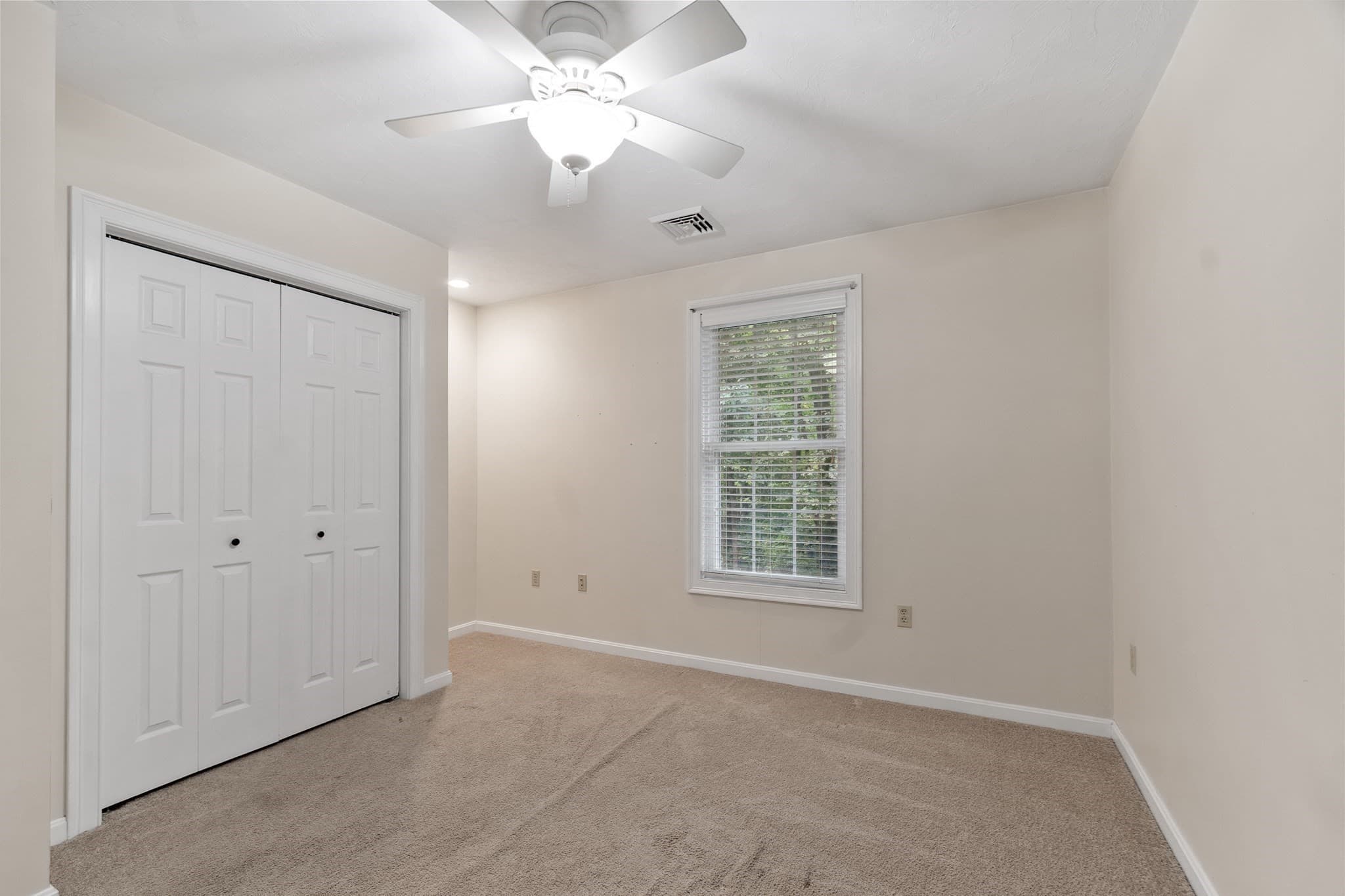 Single Family Residence at 17 Teddy Road, Worcester MA 01603, Worcester, photo 25 of 39
