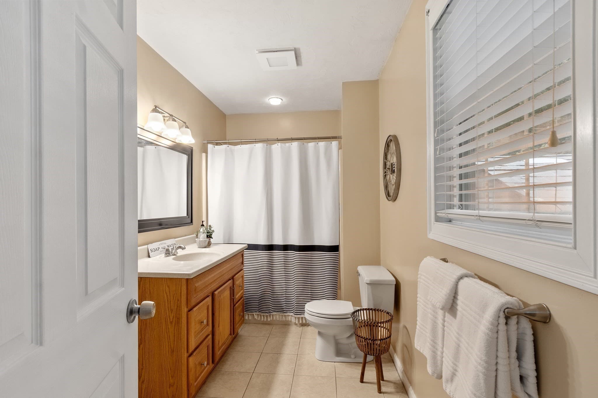 Single Family Residence at 17 Teddy Road, Worcester MA 01603, Worcester, photo 21 of 39