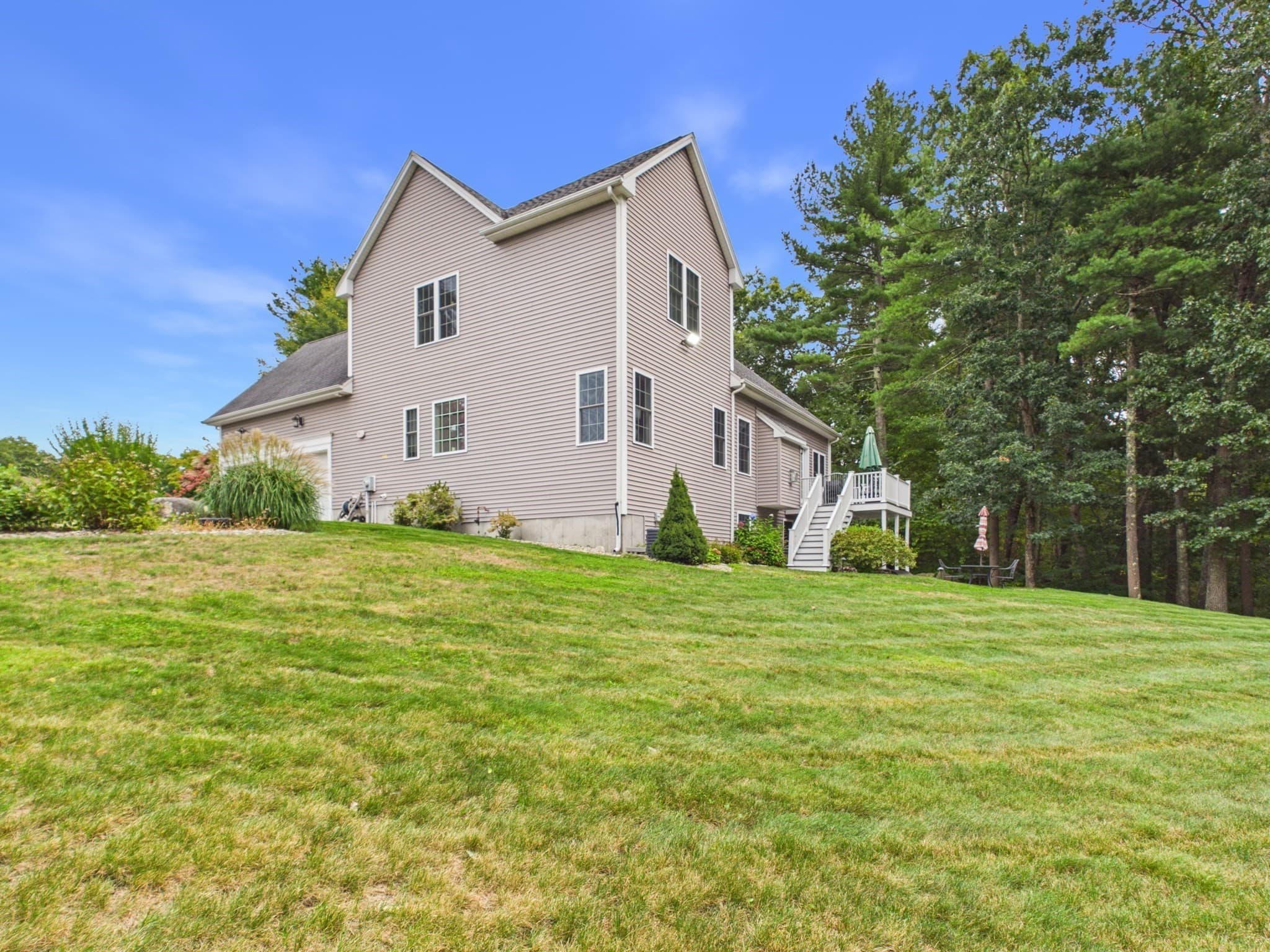 Single Family Residence at 16 Tabor Rd, Uxbridge MA 01569, Uxbridge, photo 37 of 41