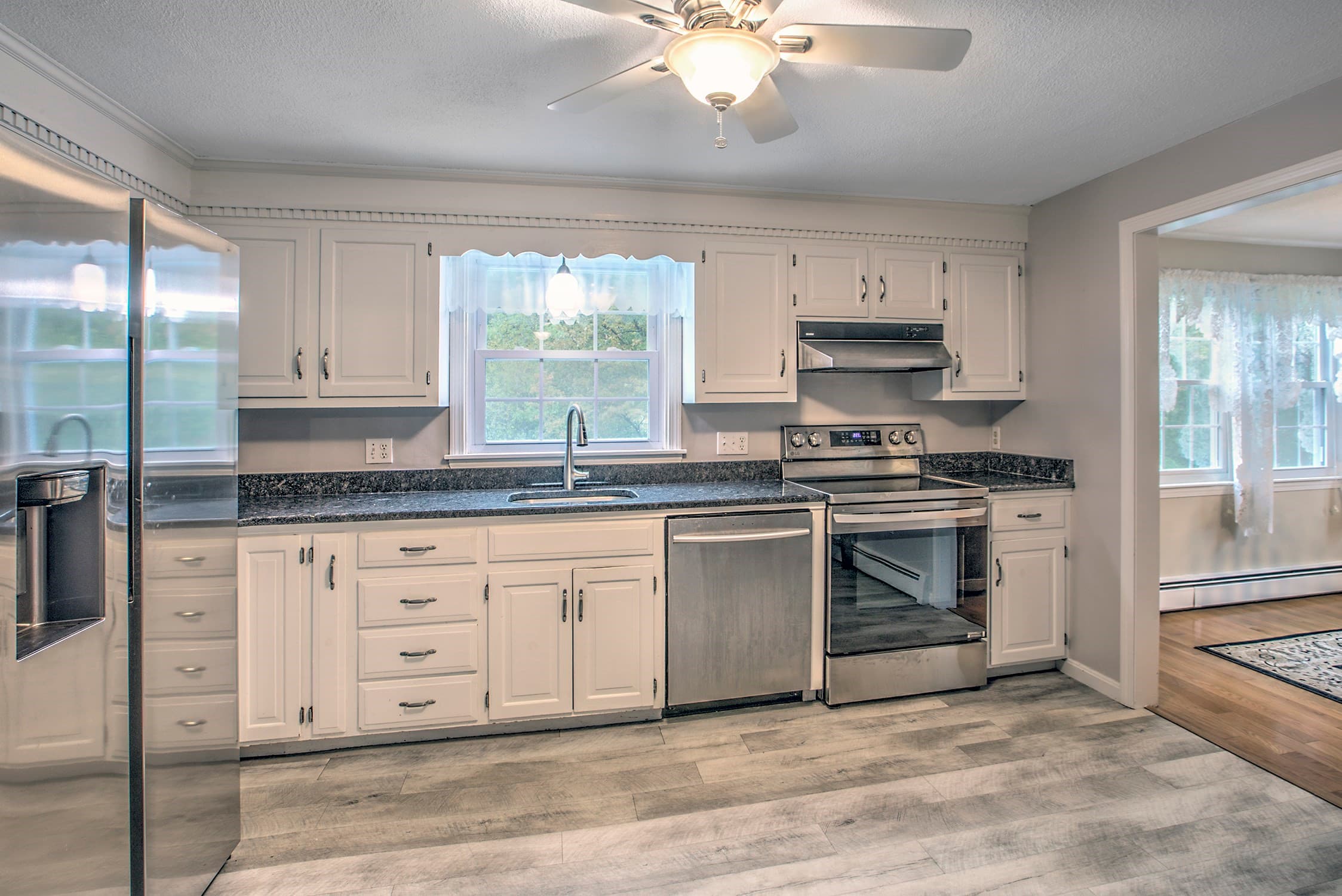 Single Family Residence at 35 Kennel Hill Dr, Beverly MA 01915, Beverly, photo 4 of 30