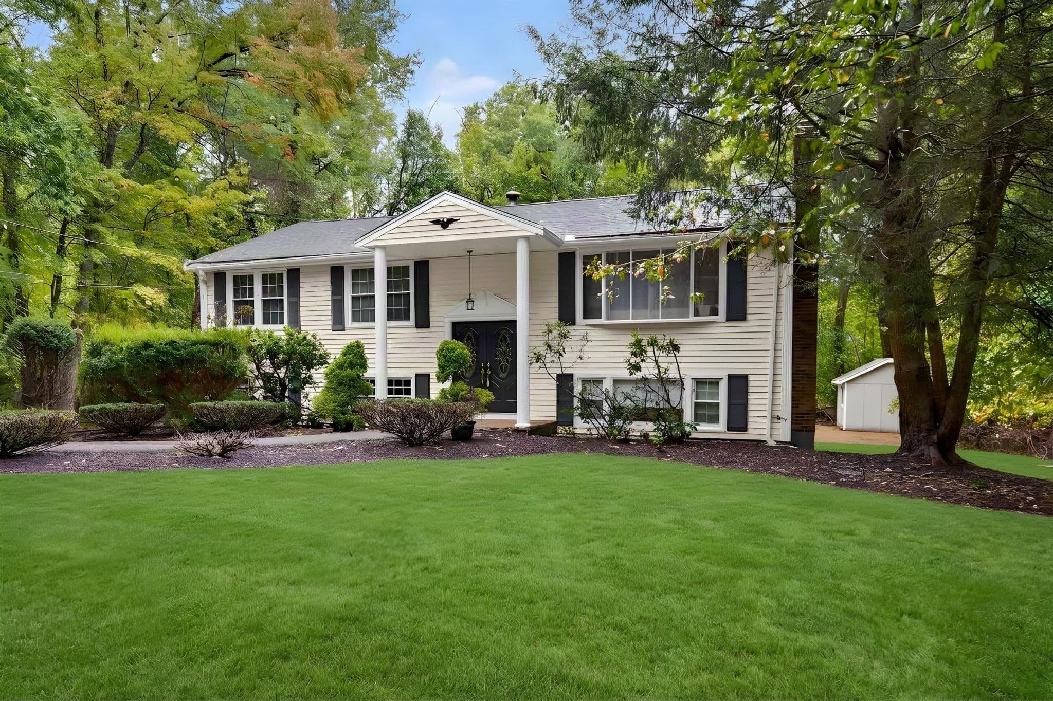 8 Allen Rd, Easton MA 02356