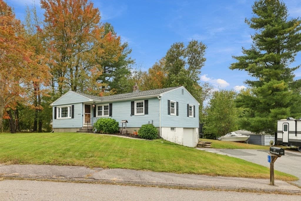 17 Phoenix Rd, Auburn MA 01501