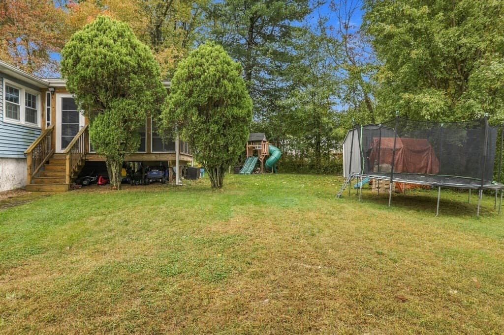 Single Family Residence at 17 Phoenix Rd, Auburn MA 01501, Auburn, photo 9 of 38