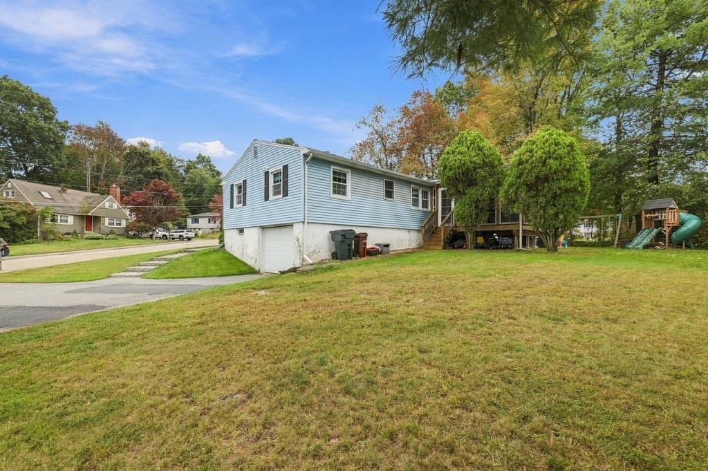 Single Family Residence at 17 Phoenix Rd, Auburn MA 01501, Auburn, photo 4 of 38