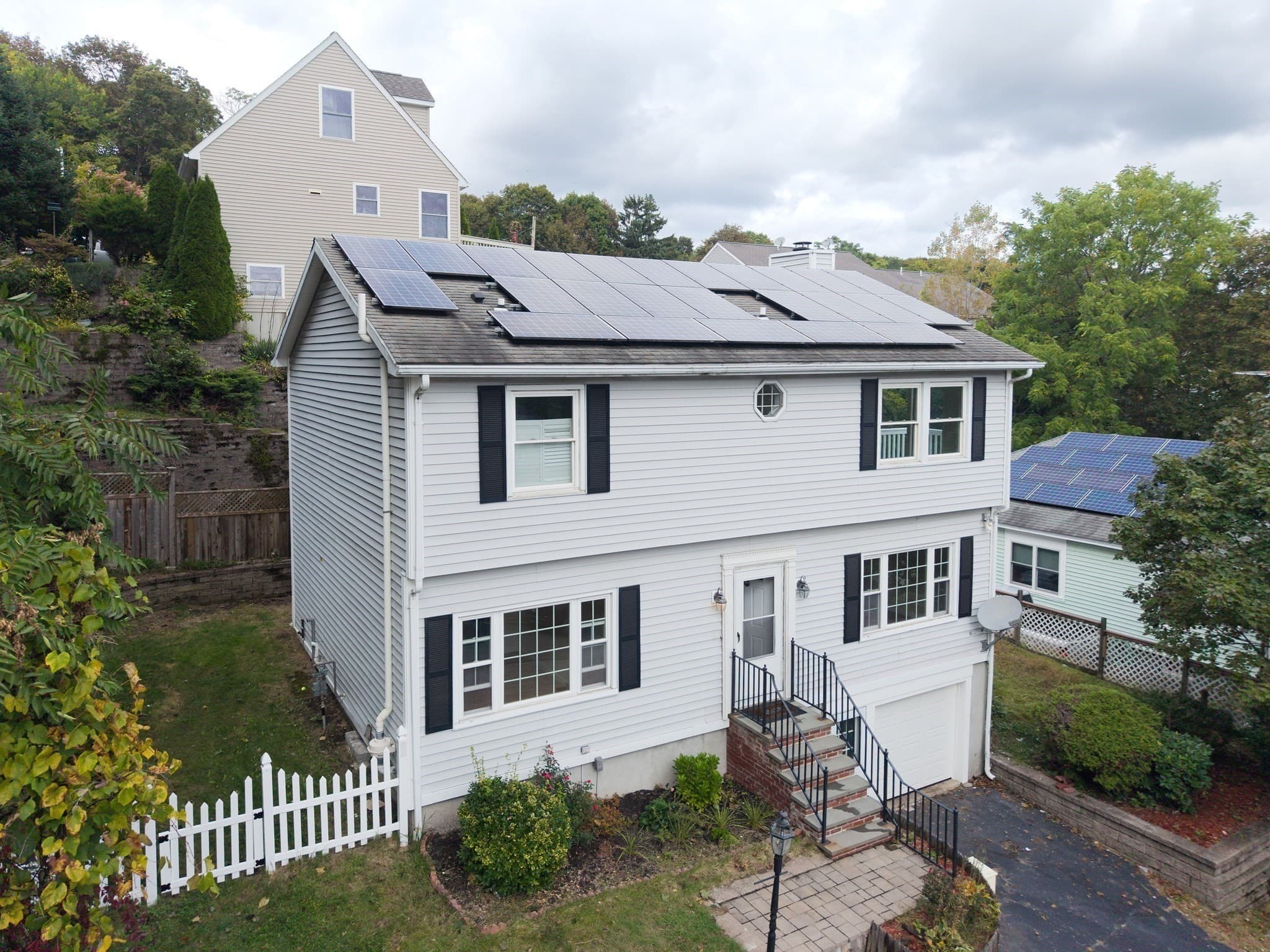 Single Family Residence at 24 Ellsmere St, Worcester MA 01604, Worcester, photo 2 of 27