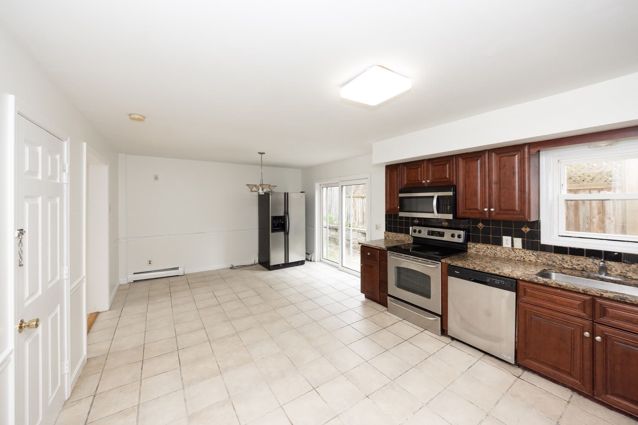 Single Family Residence at 24 Ellsmere St, Worcester MA 01604, Worcester, photo 9 of 27