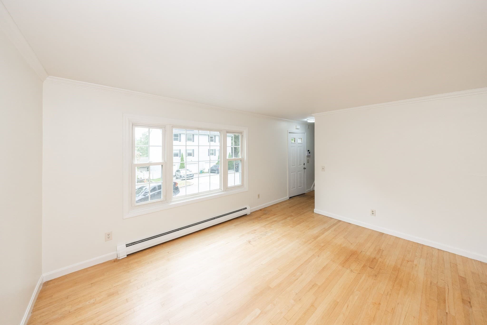 Single Family Residence at 24 Ellsmere St, Worcester MA 01604, Worcester, photo 4 of 27