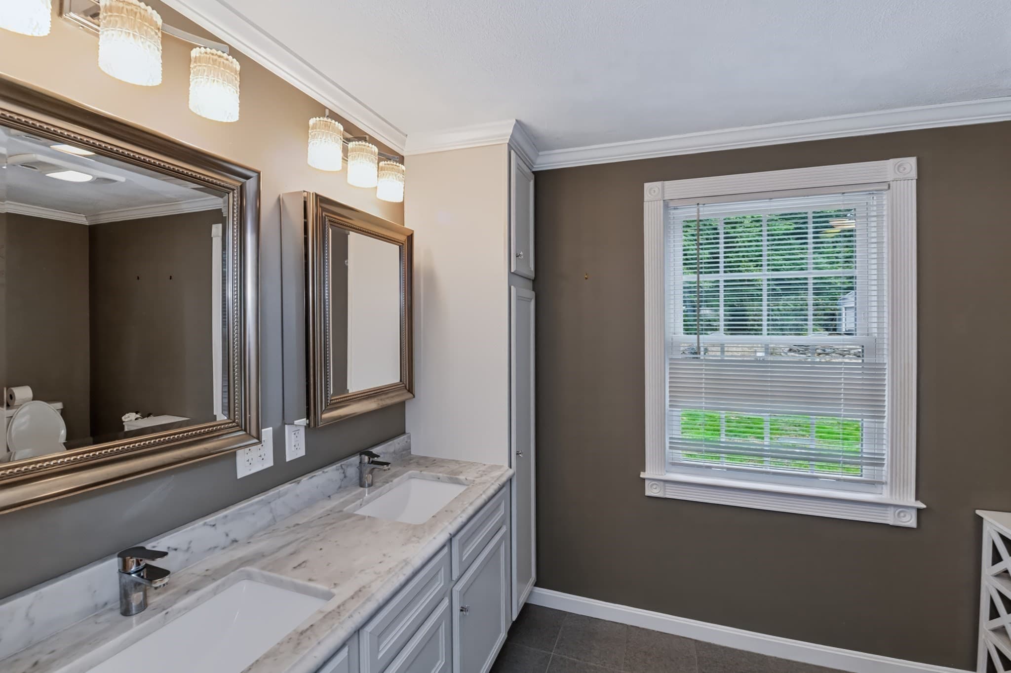 Single Family Residence at 194 W Sutton Rd, Sutton MA 01590, Sutton, photo 13 of 37