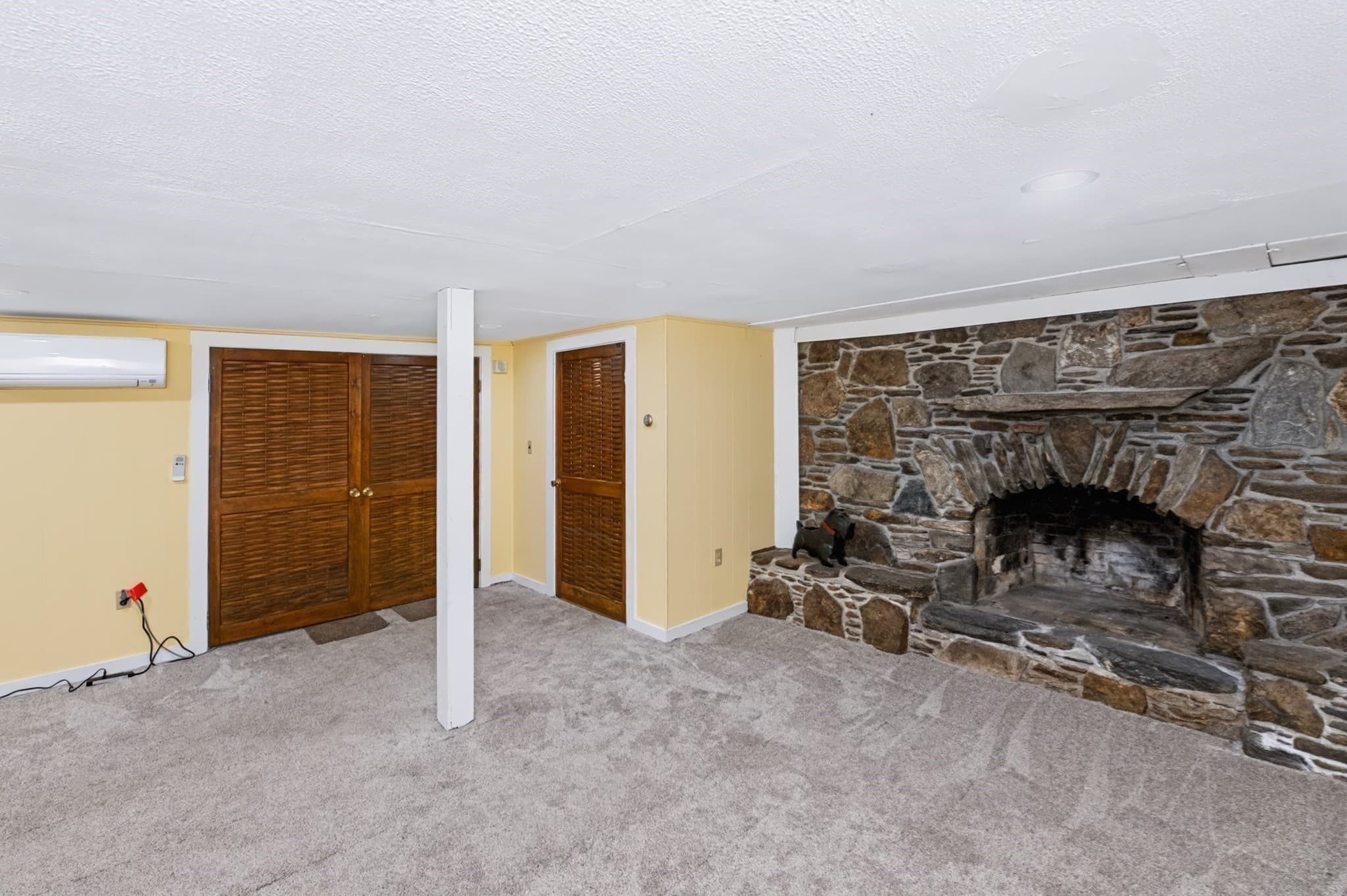 Single Family Residence at 194 W Sutton Rd, Sutton MA 01590, Sutton, photo 30 of 37