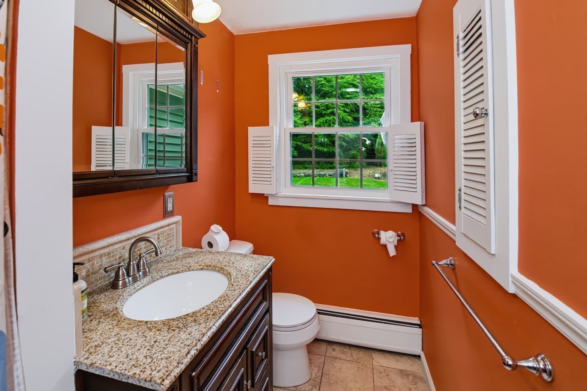 Single Family Residence at 194 W Sutton Rd, Sutton MA 01590, Sutton, photo 18 of 37