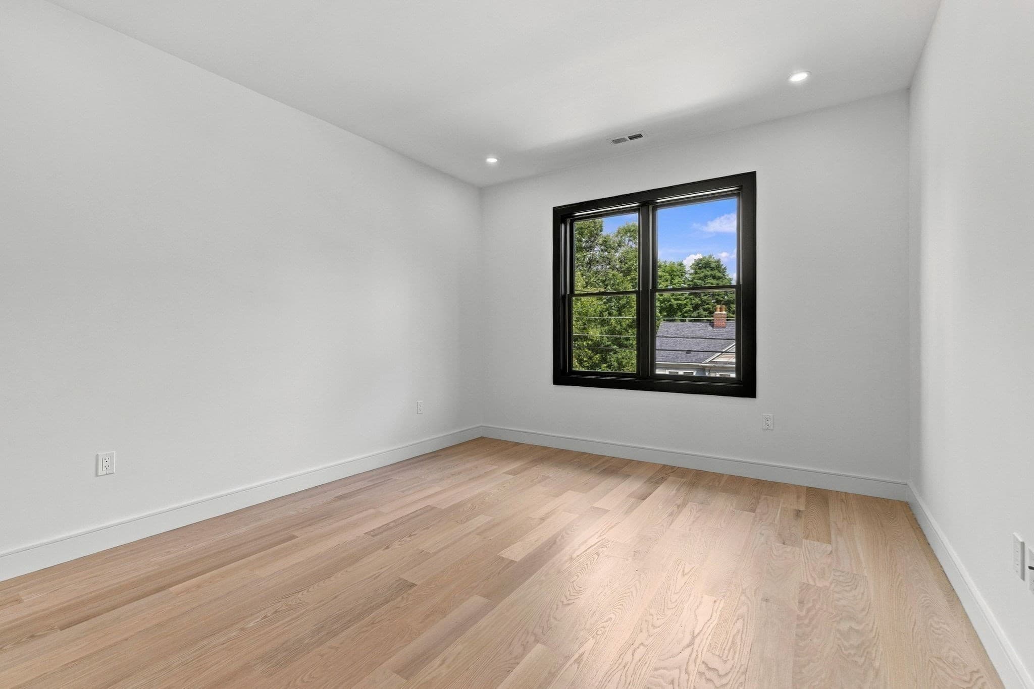 Condominium at 212-214 Auburn # 214, Newton MA 02466, Newton, photo 17 of 27
