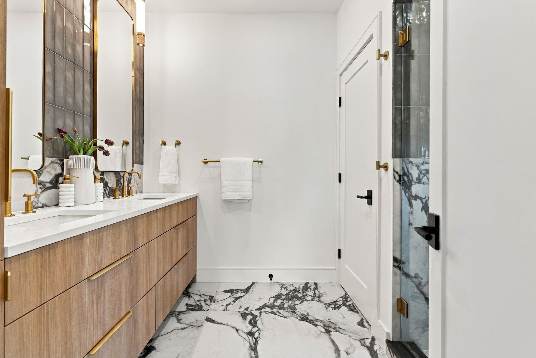 Condominium at 212-214 Auburn # 214, Newton MA 02466, Newton, photo 14 of 27