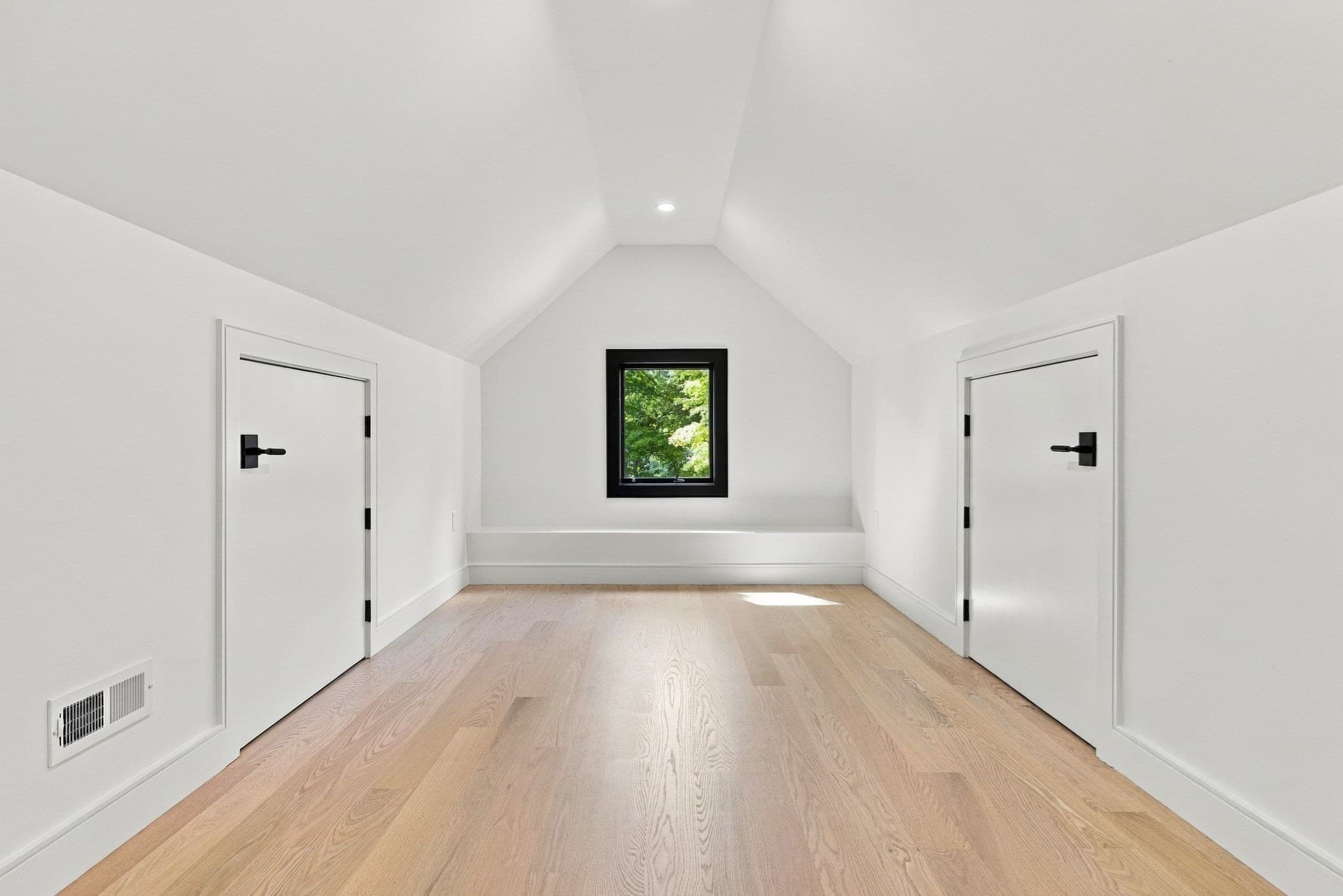 Condominium at 212-214 Auburn # 214, Newton MA 02466, Newton, photo 19 of 27
