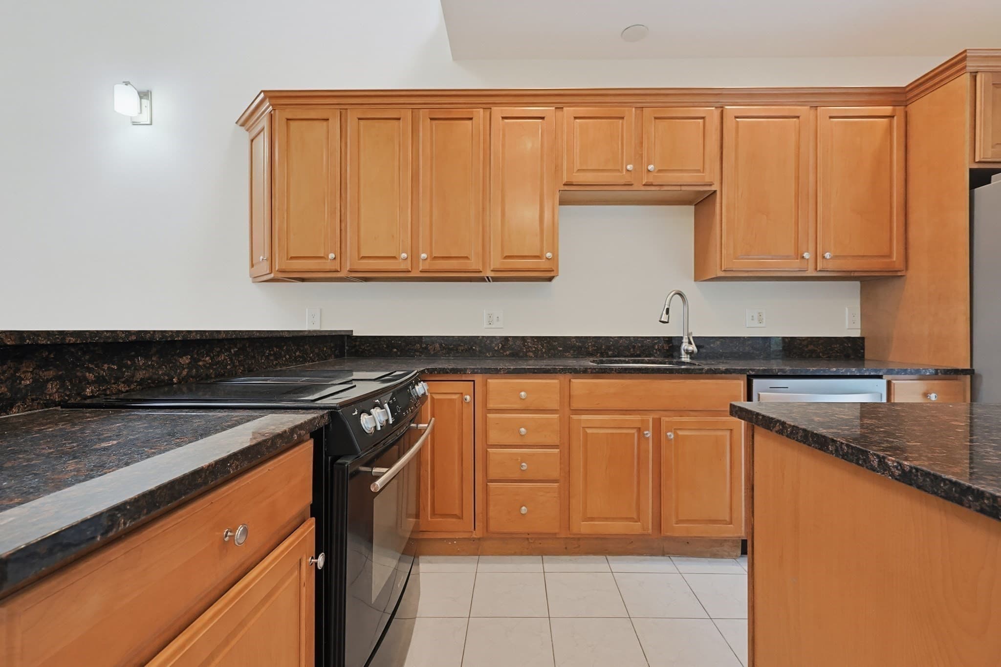 Condominium at 6 Afra Dr # 6, Shrewsbury MA 01545, Shrewsbury, photo 6 of 34