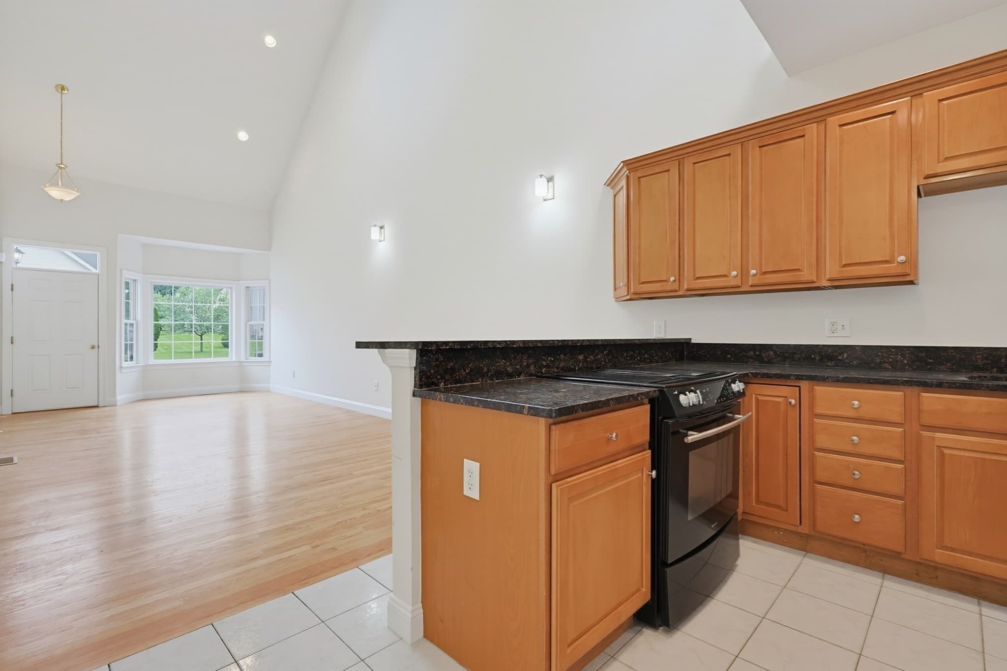Condominium at 6 Afra Dr # 6, Shrewsbury MA 01545, Shrewsbury, photo 9 of 34