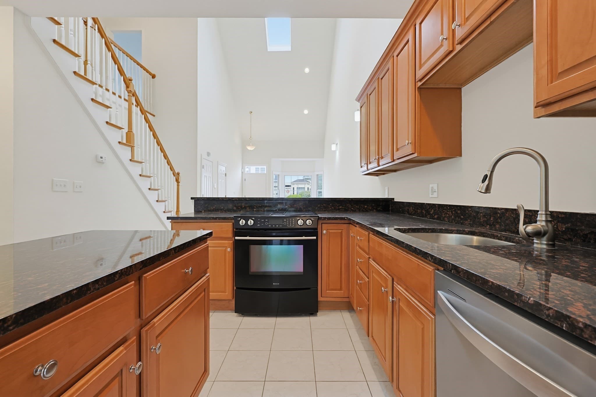 Condominium at 6 Afra Dr # 6, Shrewsbury MA 01545, Shrewsbury, photo 10 of 34