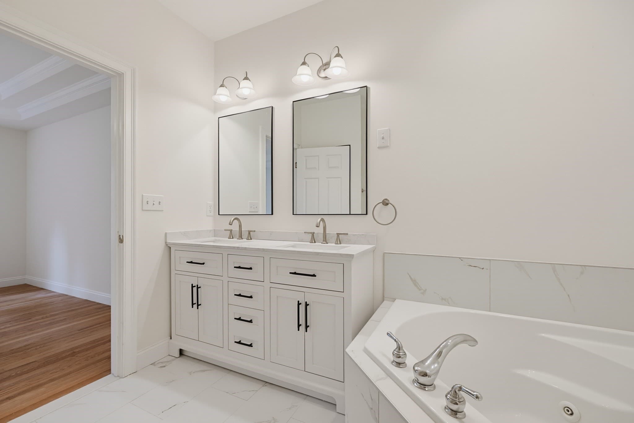 Condominium at 6 Afra Dr # 6, Shrewsbury MA 01545, Shrewsbury, photo 14 of 34