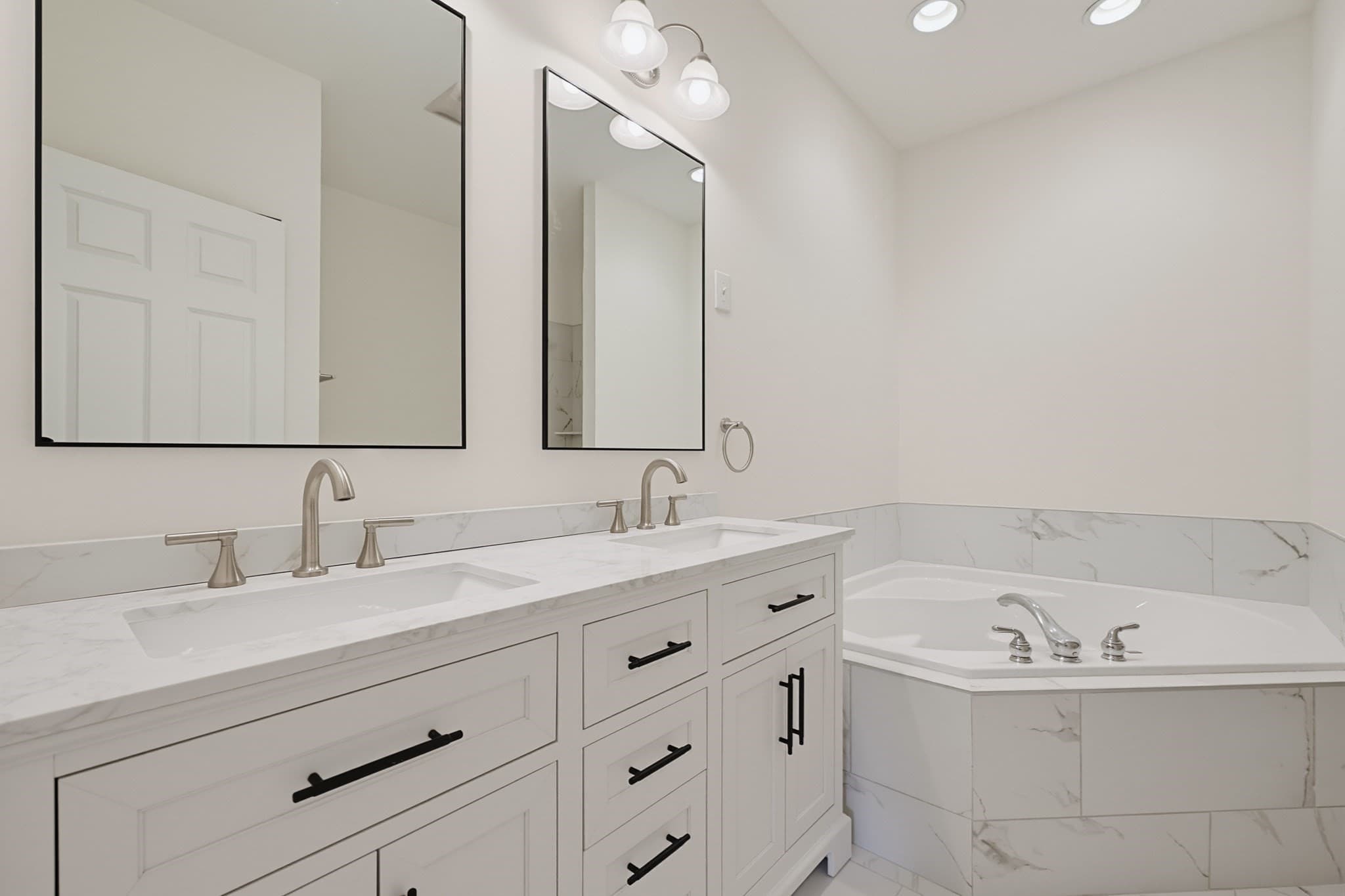 Condominium at 6 Afra Dr # 6, Shrewsbury MA 01545, Shrewsbury, photo 15 of 34