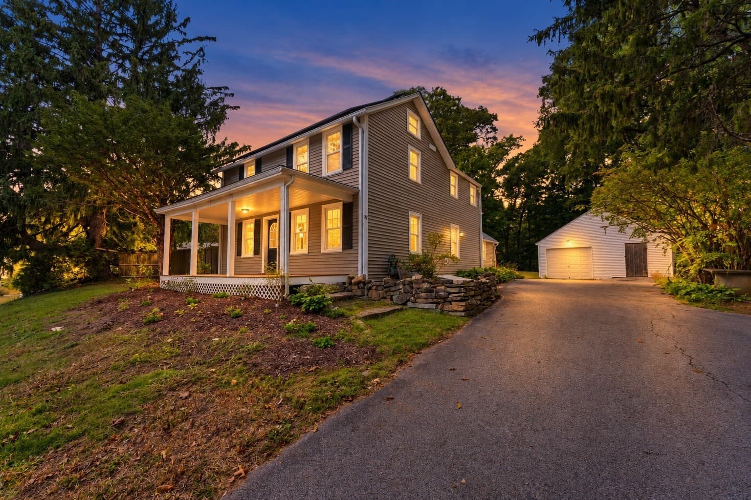 82 Boston Rd, Sutton MA 01590