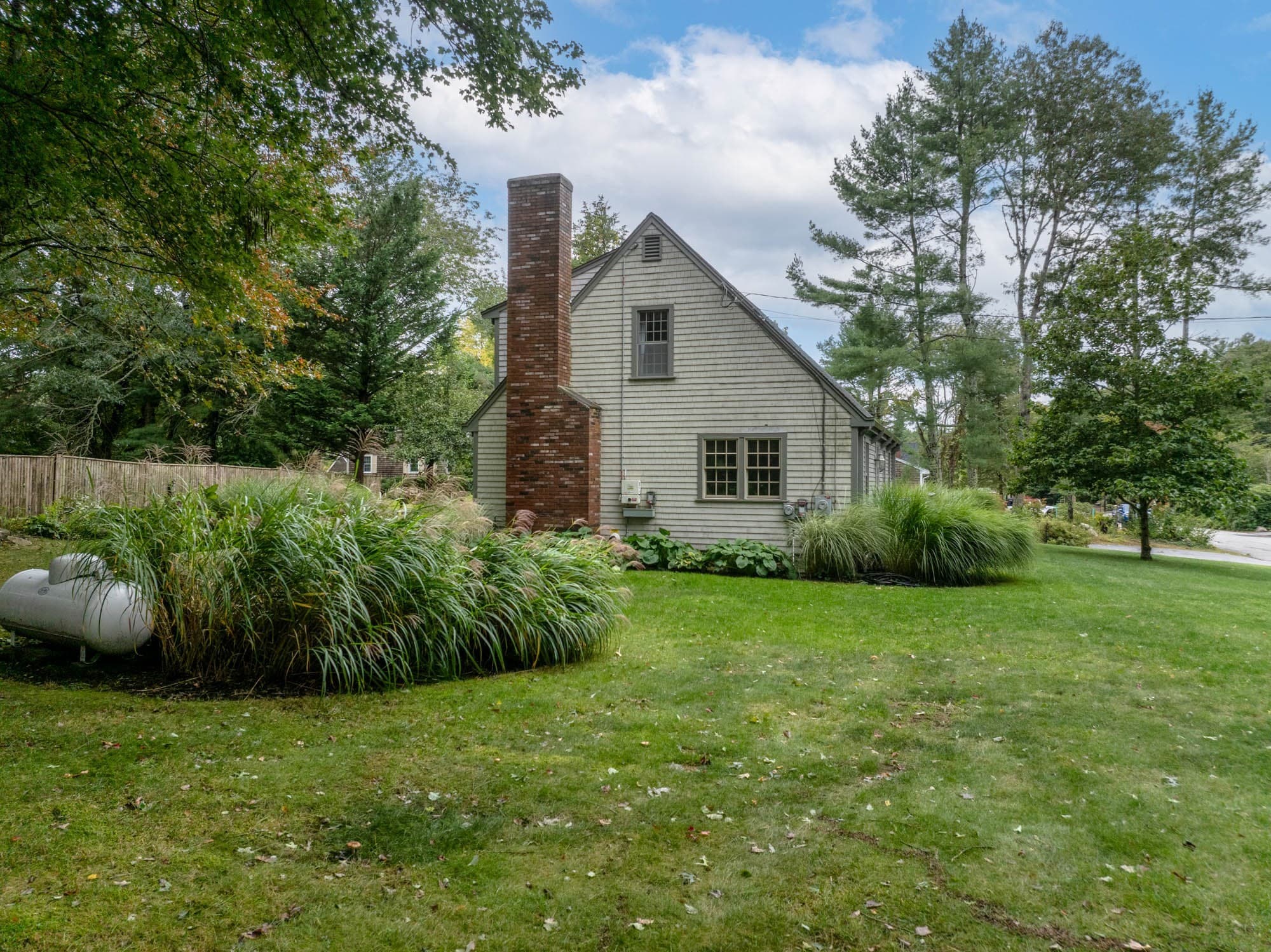 Single Family Residence at 7 Bayberry Ln, Mattapoisett MA 02739, Mattapoisett, photo 7 of 35
