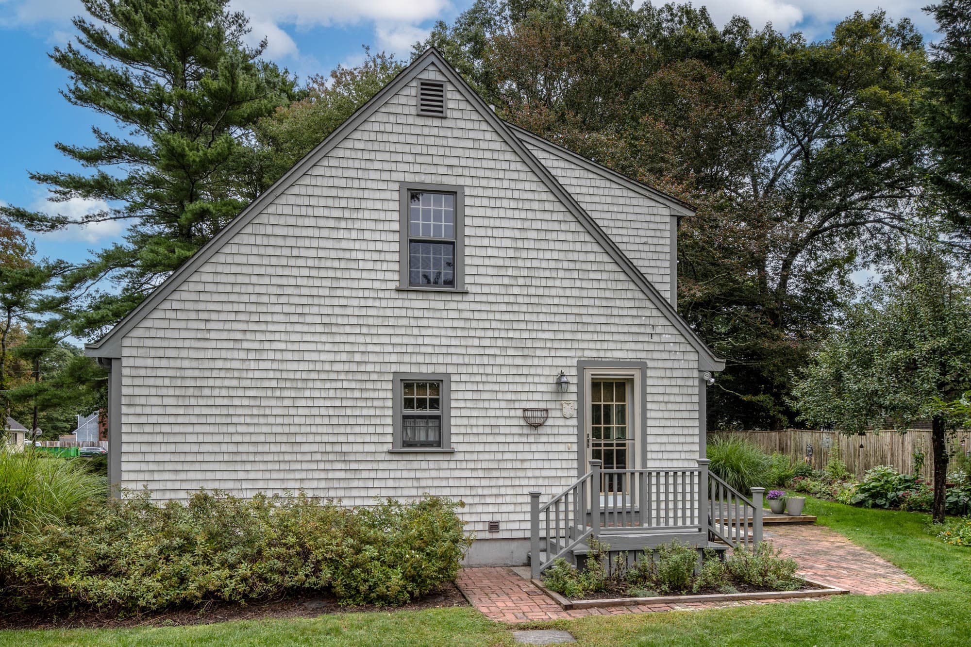 Single Family Residence at 7 Bayberry Ln, Mattapoisett MA 02739, Mattapoisett, photo 3 of 35