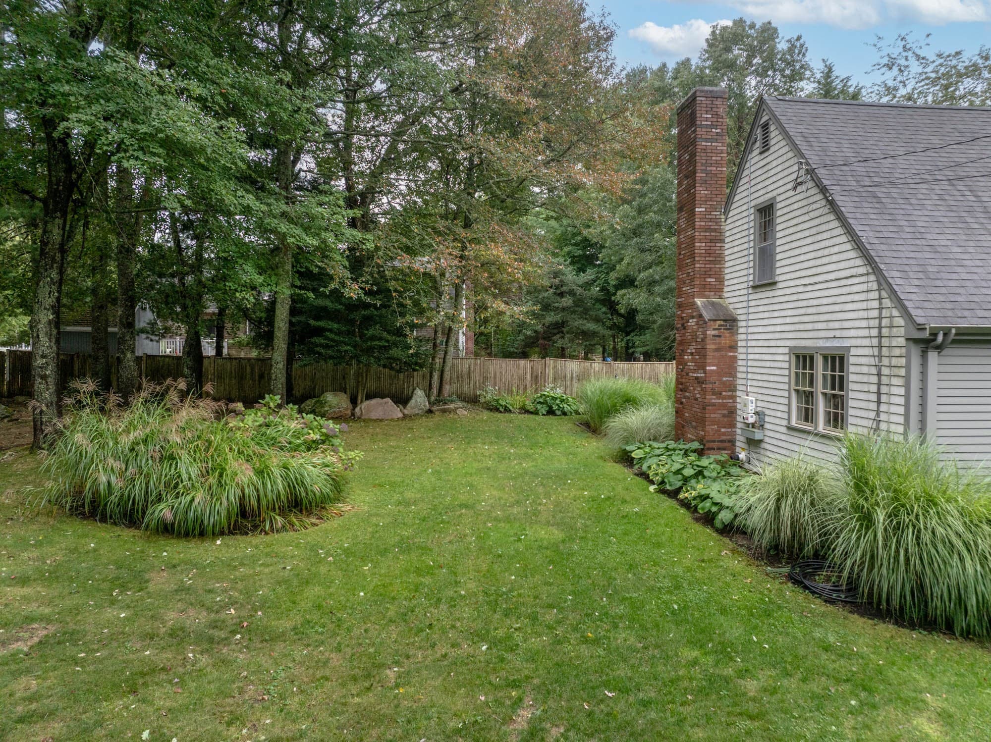 Single Family Residence at 7 Bayberry Ln, Mattapoisett MA 02739, Mattapoisett, photo 4 of 35