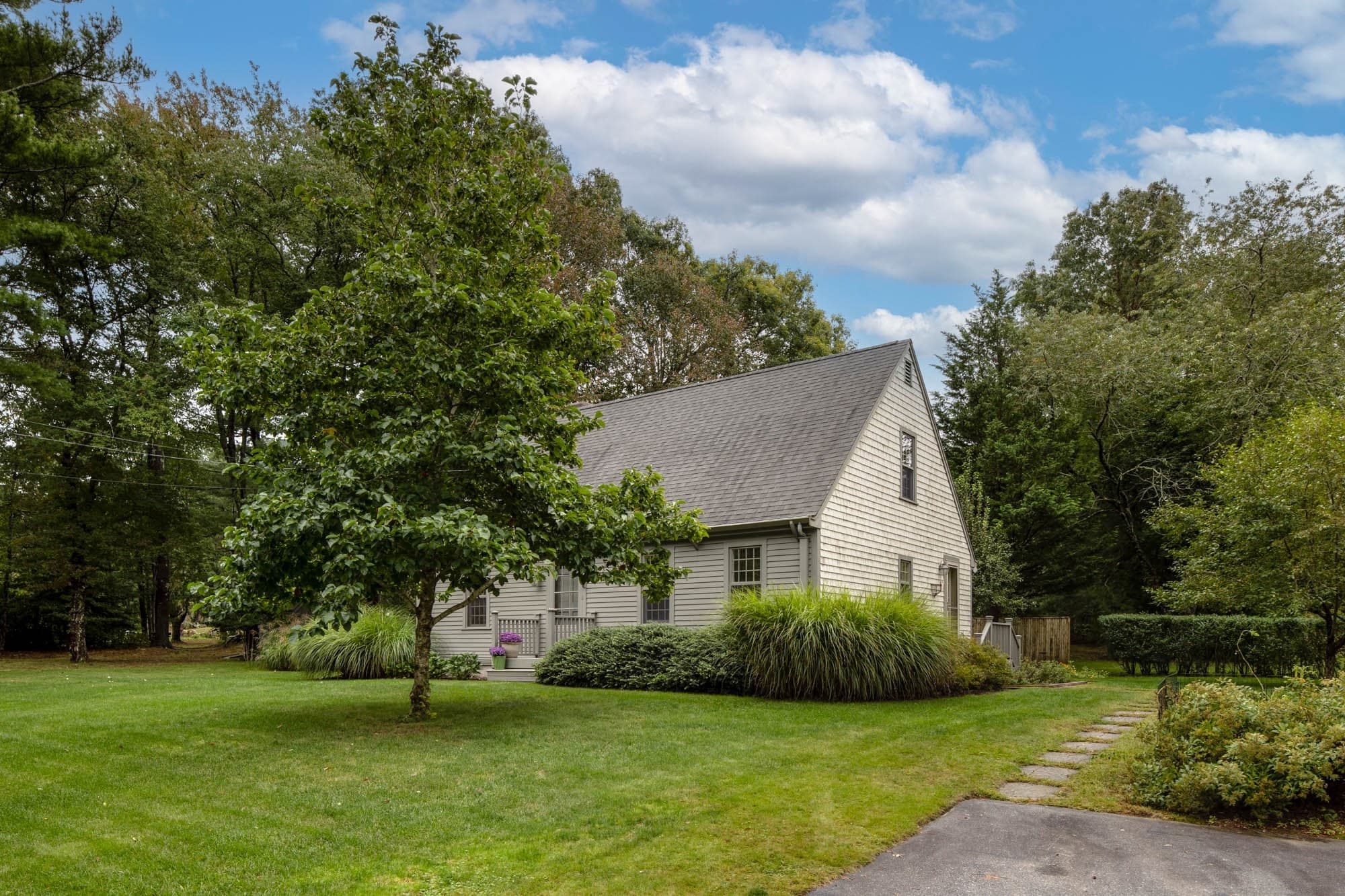 Single Family Residence at 7 Bayberry Ln, Mattapoisett MA 02739, Mattapoisett, photo 8 of 35