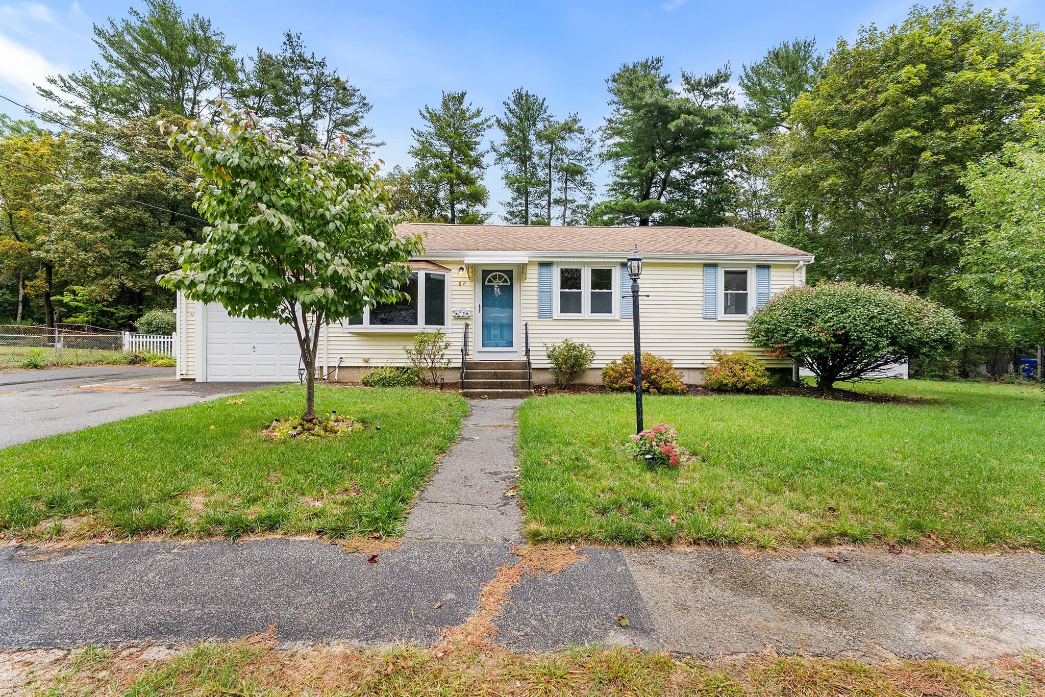 62 Woodsbury Rd, Rockland MA 02370