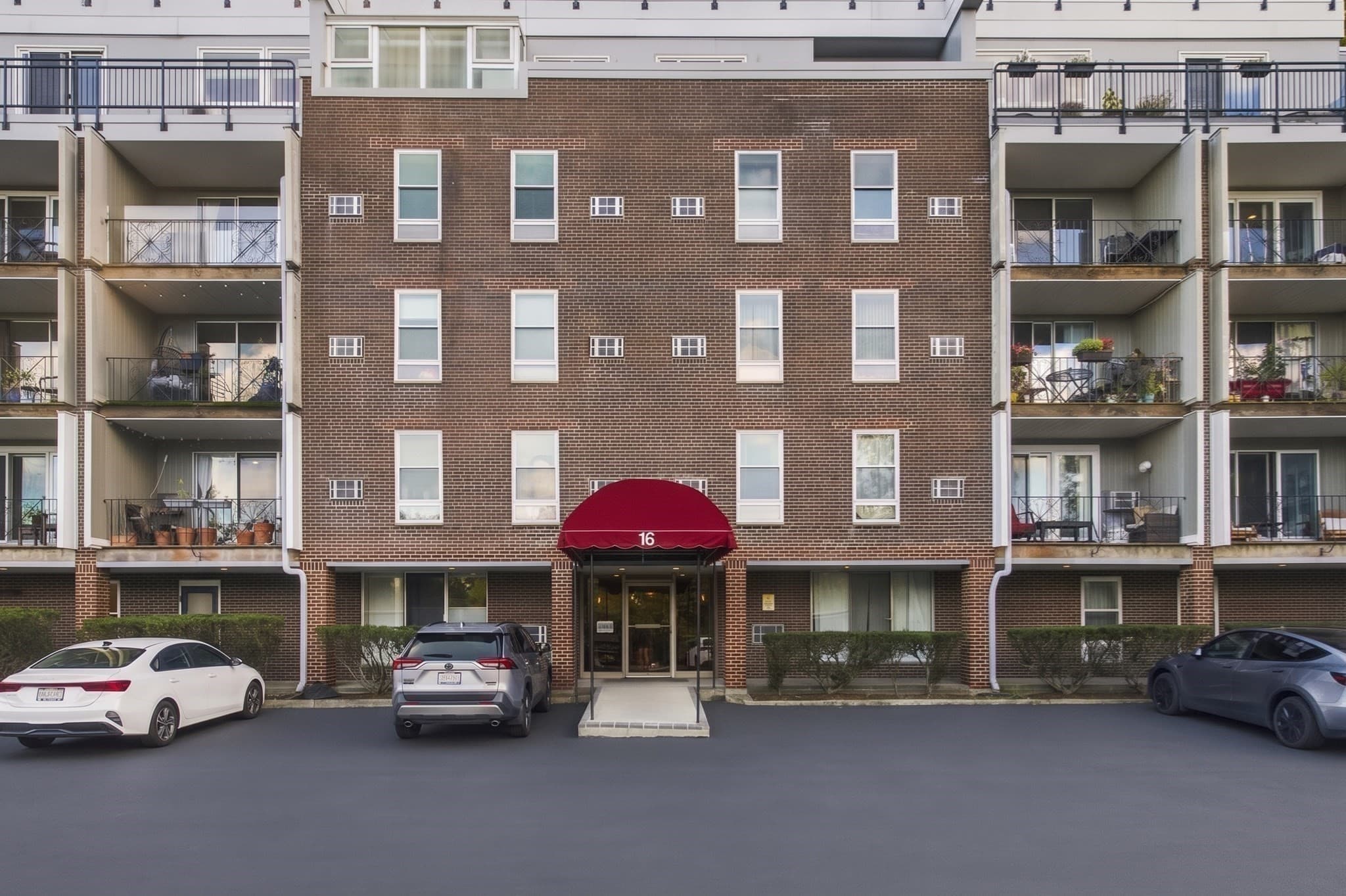 Condominium at 16 Addington # 21, Brookline MA 02445, Brookline, photo 23 of 24