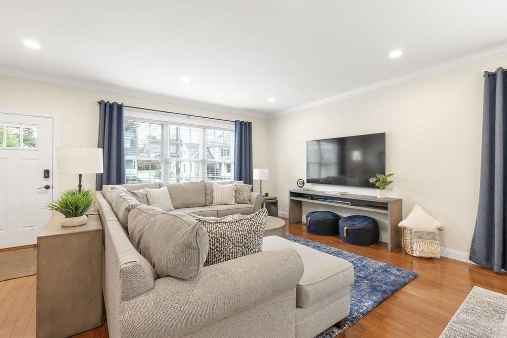Condominium at 57 Oak St # 57, Needham MA 02492, Needham, photo 8 of 23