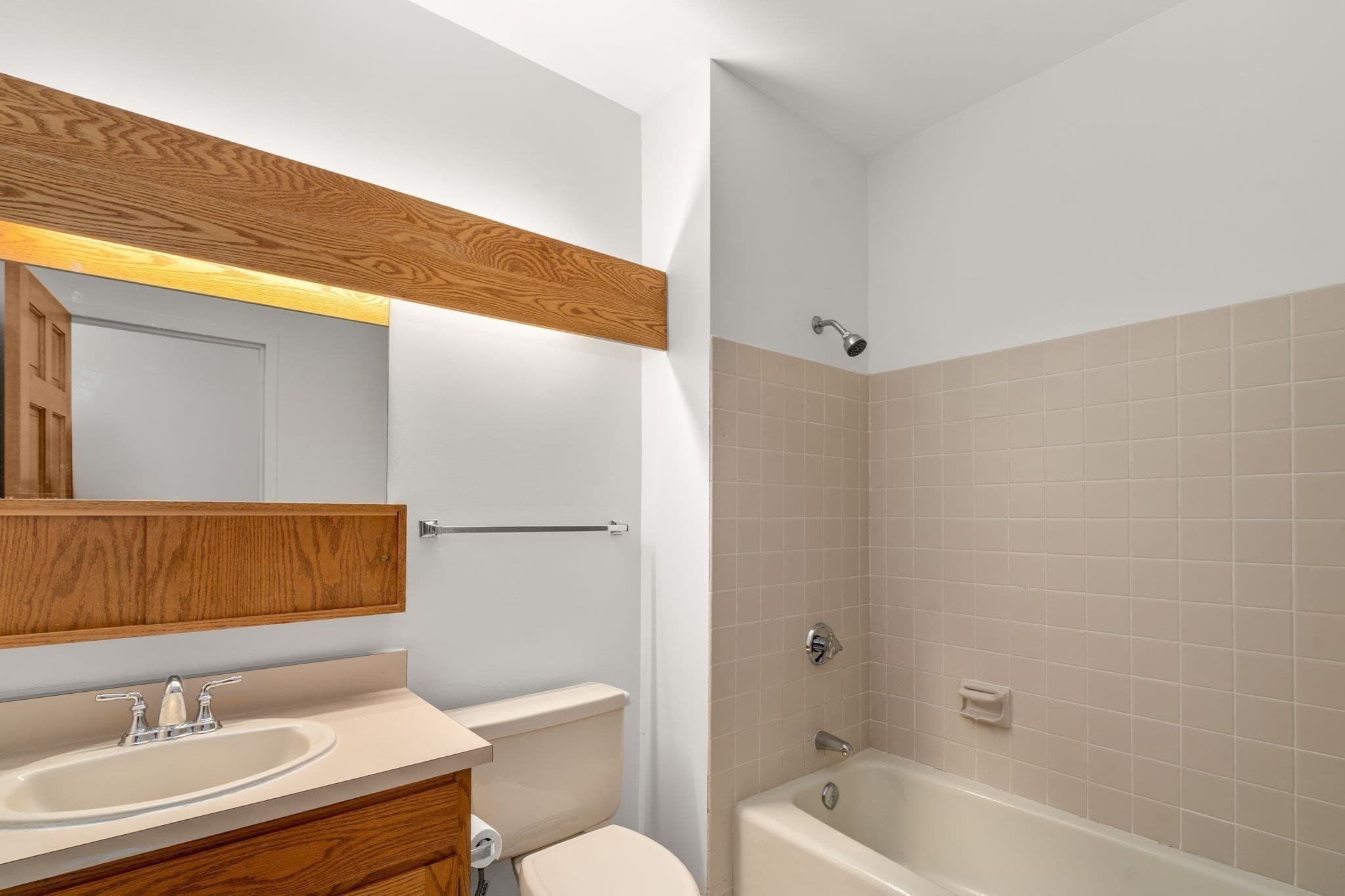 Condominium at 100 Keyes Rd # 304, Concord MA 01742, Concord, photo 13 of 19